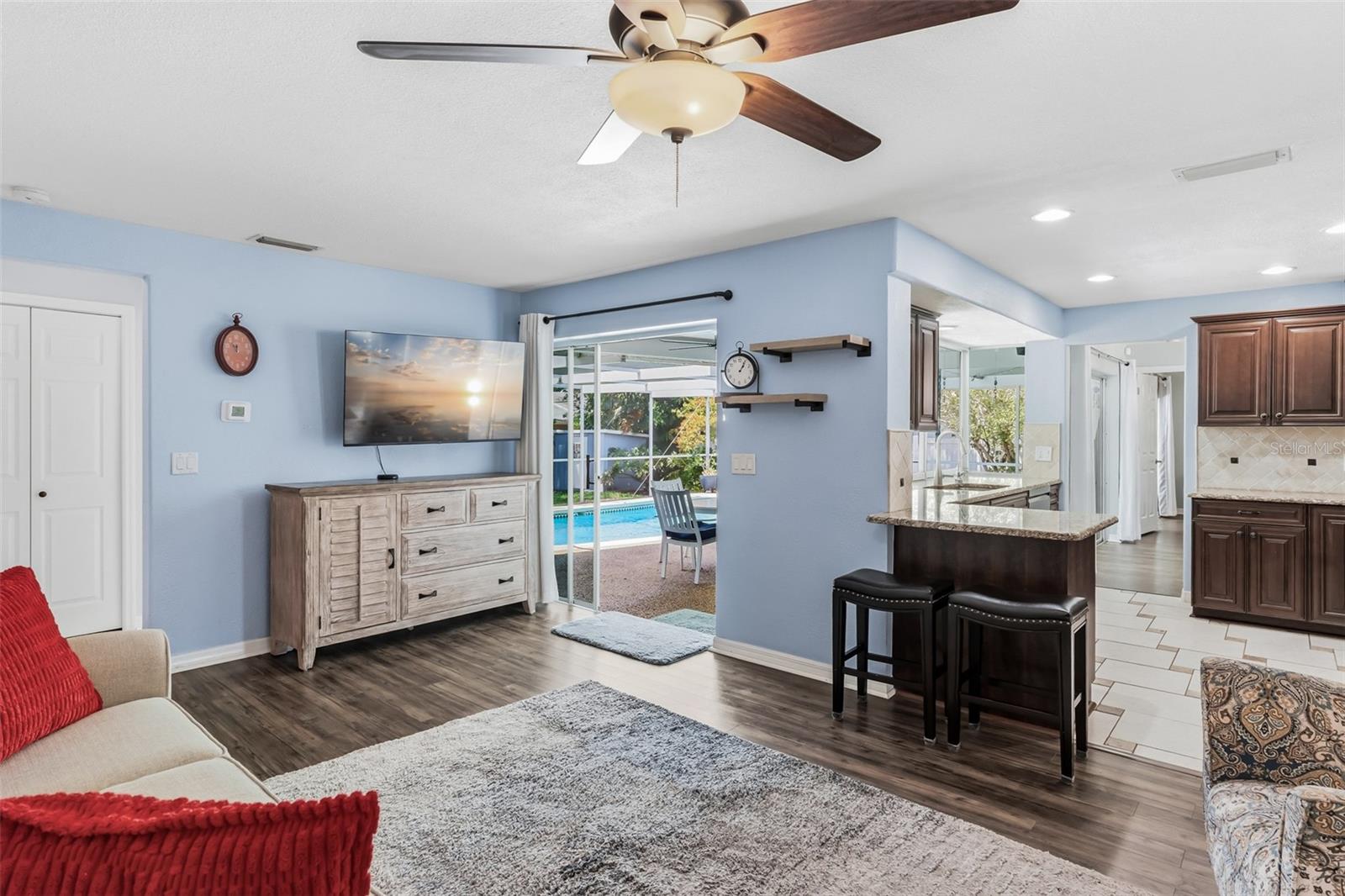 14570 TANGLEWOOD DR — photo 17