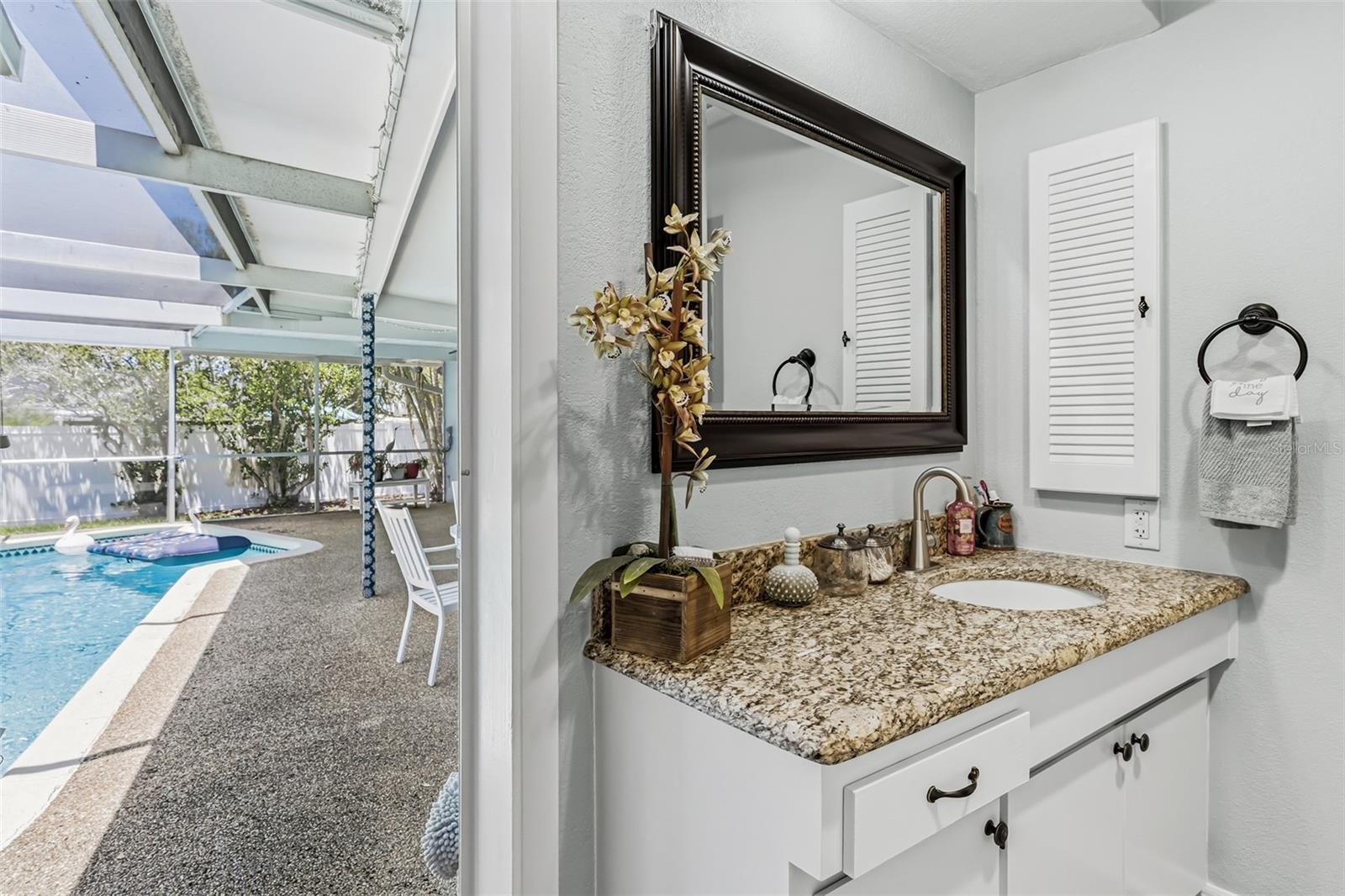 14570 TANGLEWOOD DR — photo 34