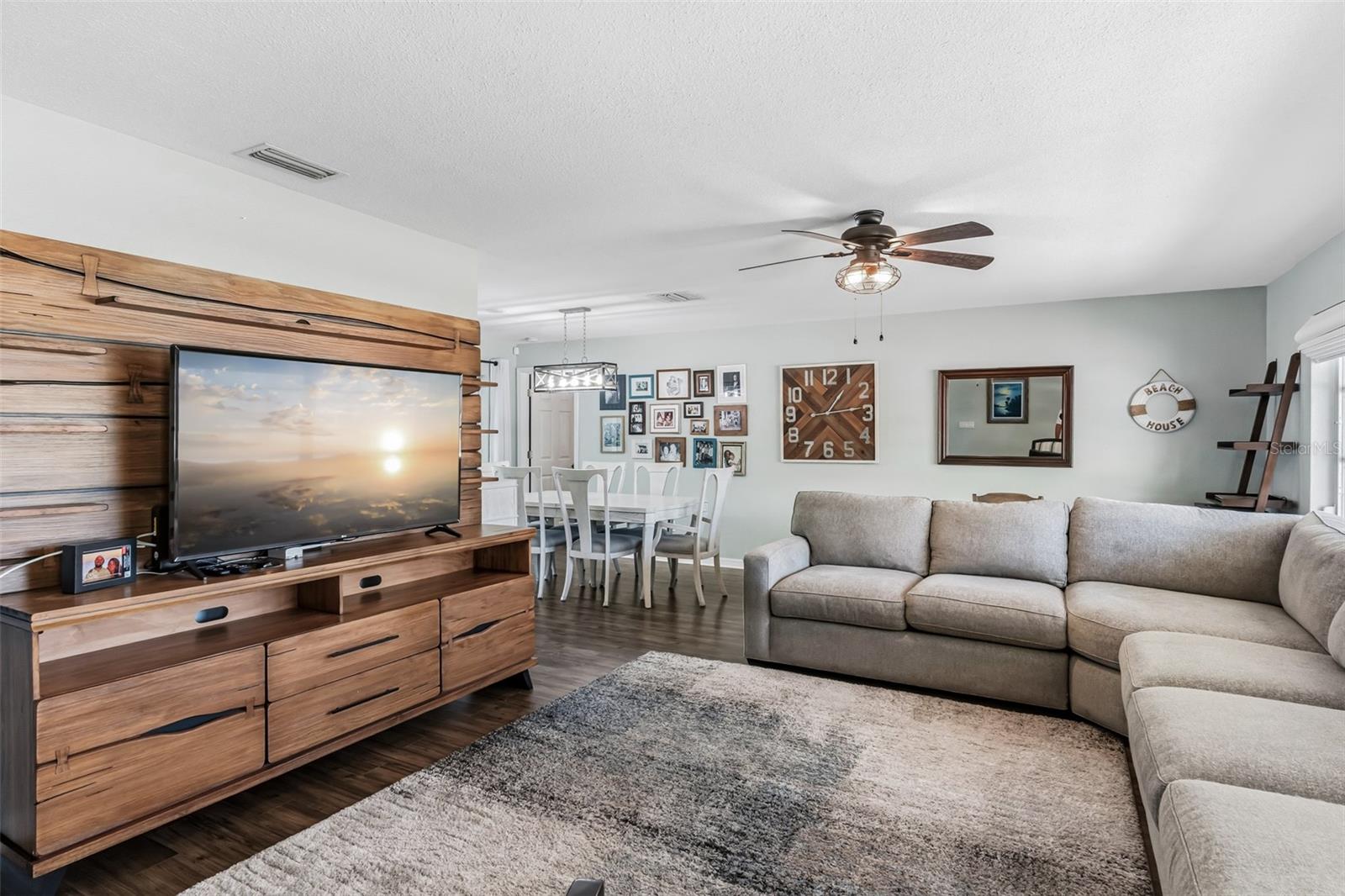 14570 TANGLEWOOD DR — photo 2