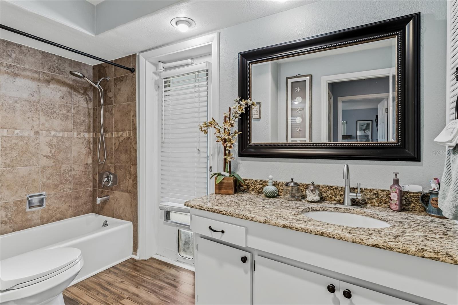 14570 TANGLEWOOD DR — photo 32