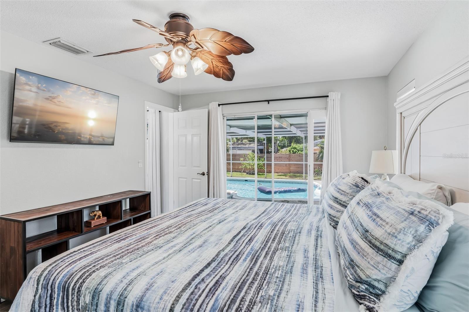 14570 TANGLEWOOD DR — photo 21