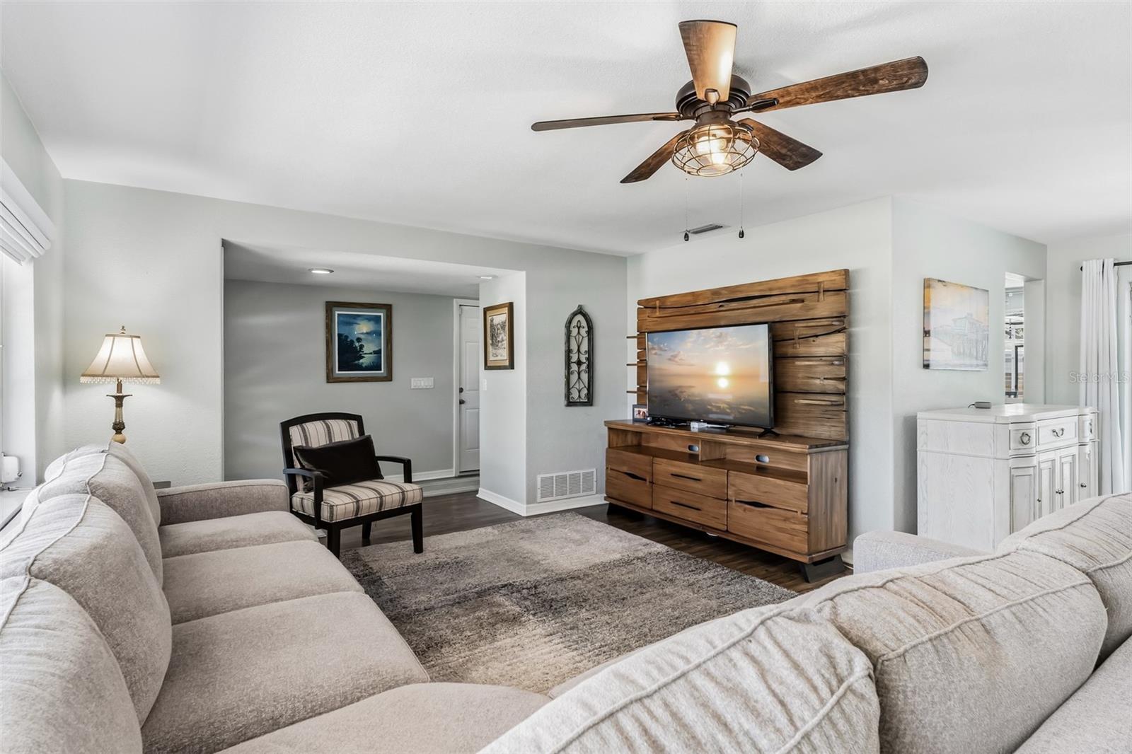 14570 TANGLEWOOD DR — photo 4