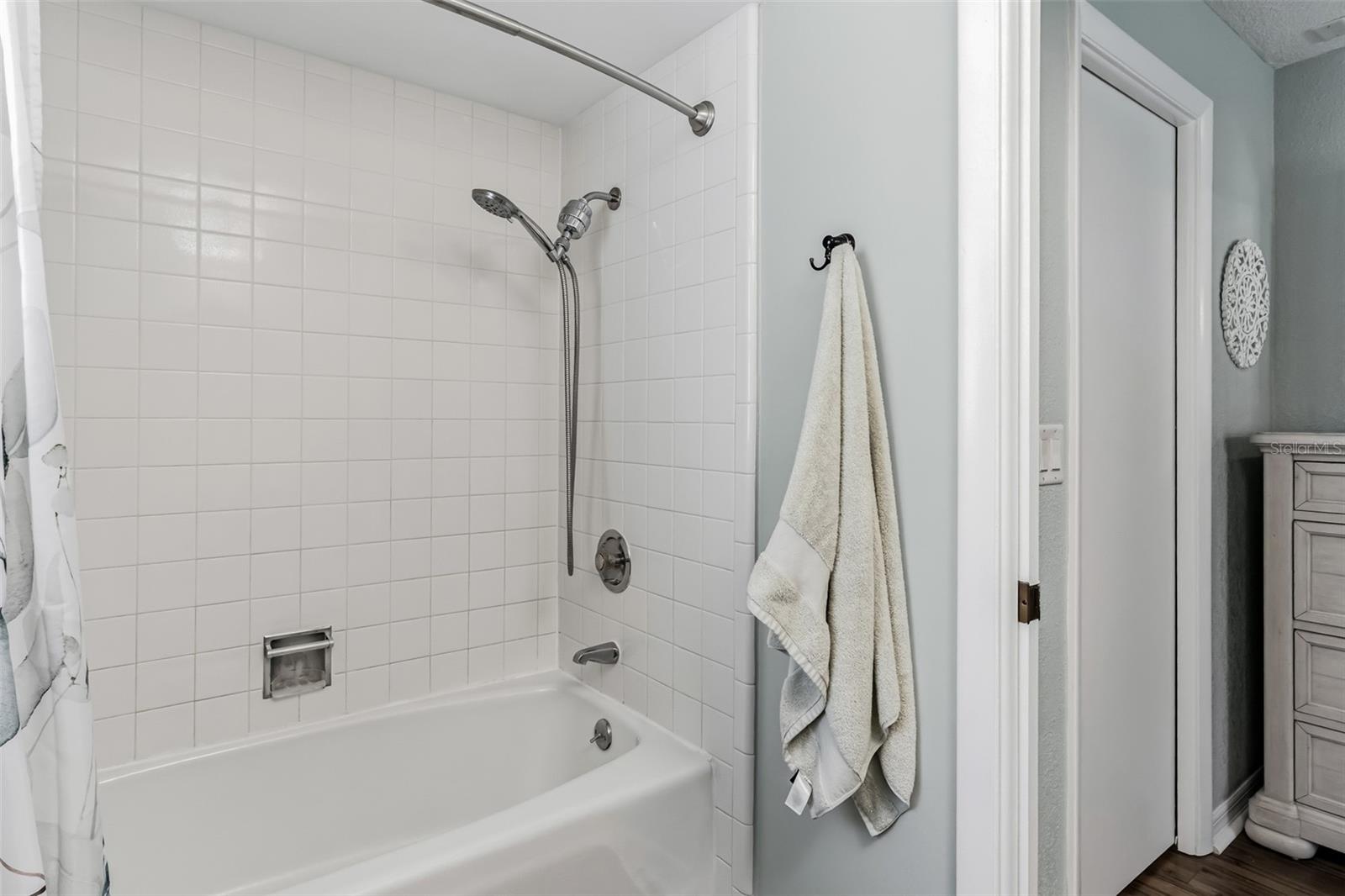 14570 TANGLEWOOD DR — photo 25