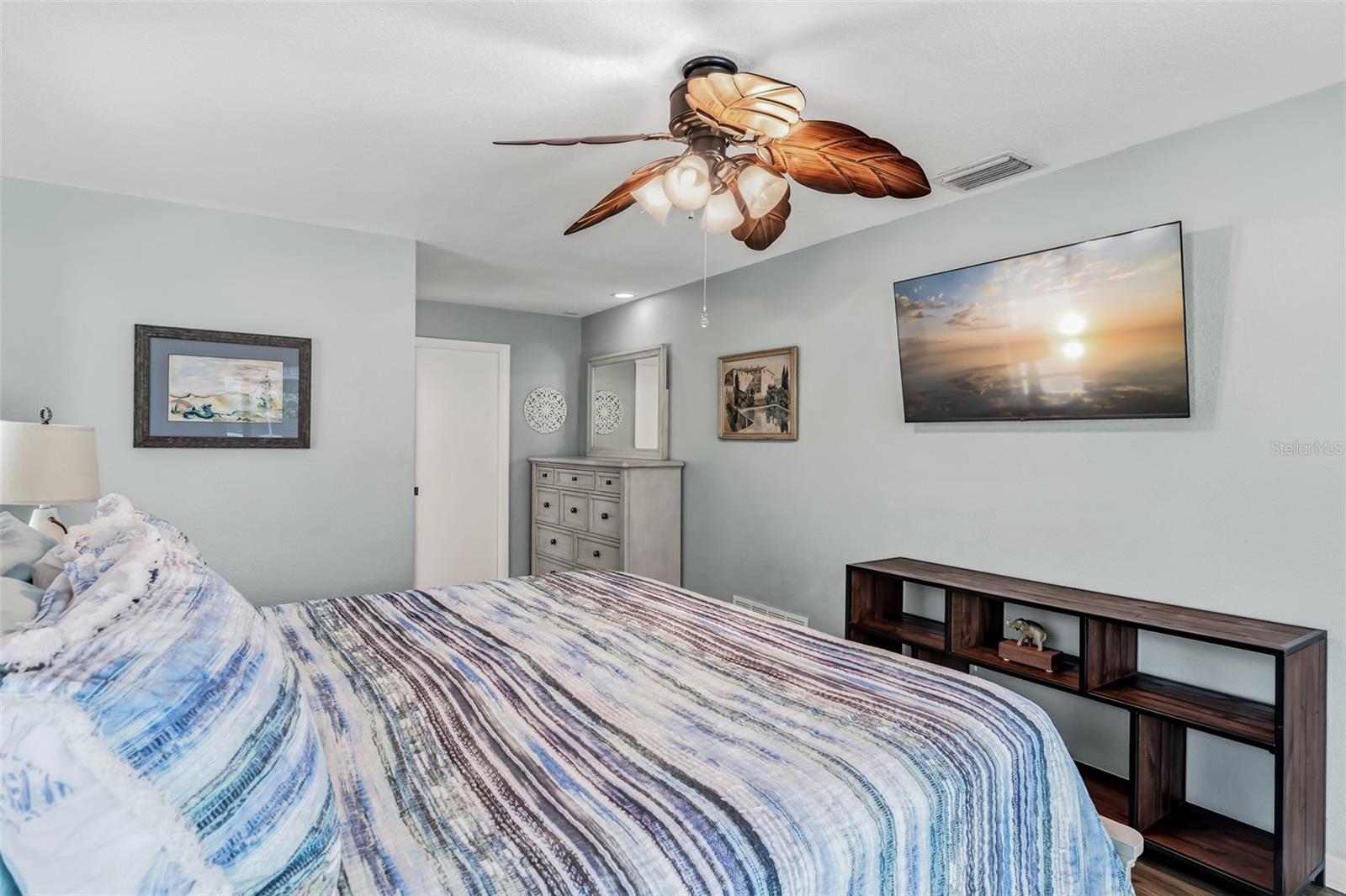 14570 TANGLEWOOD DR — photo 22