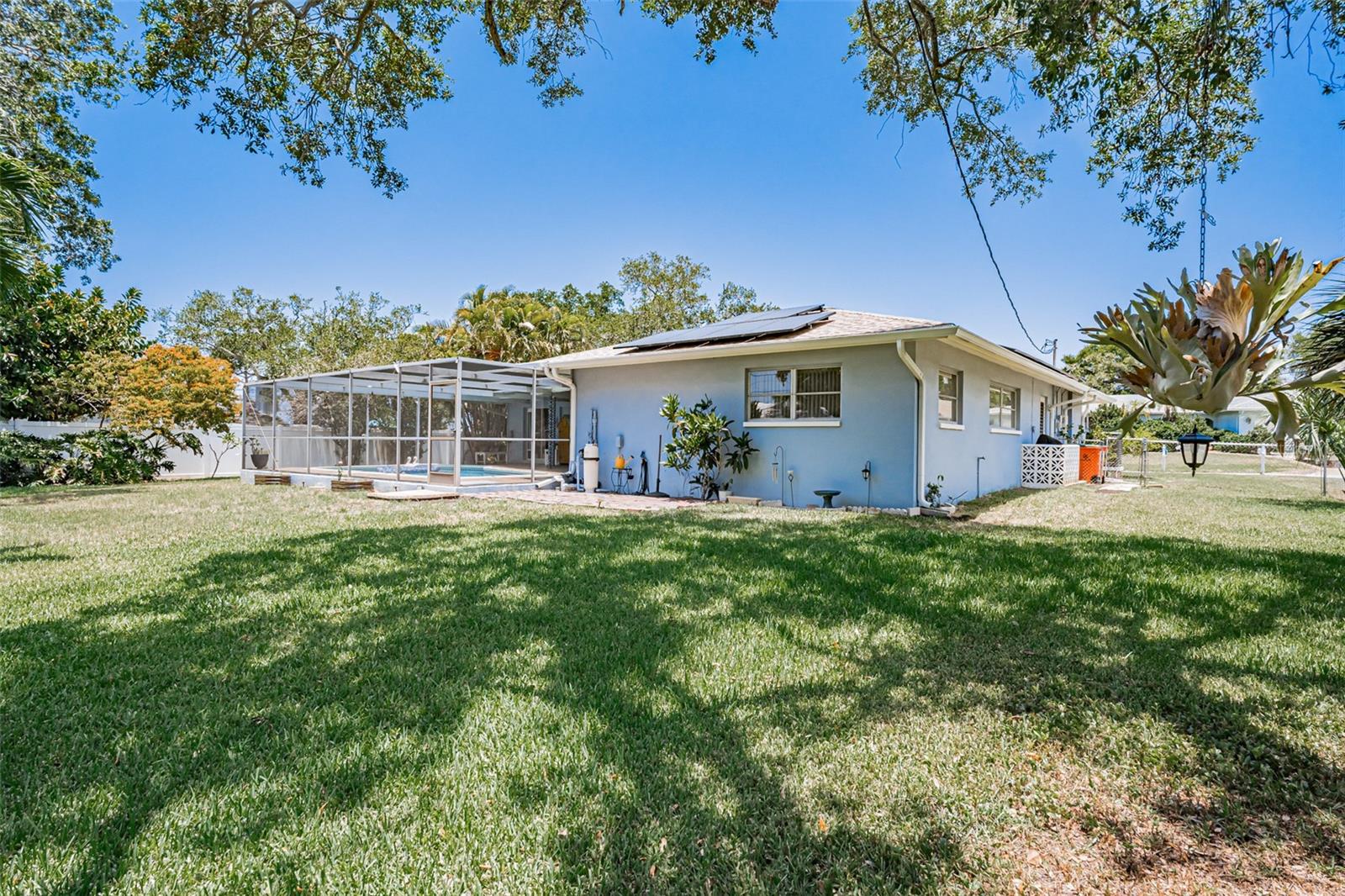 14570 TANGLEWOOD DR — photo 43