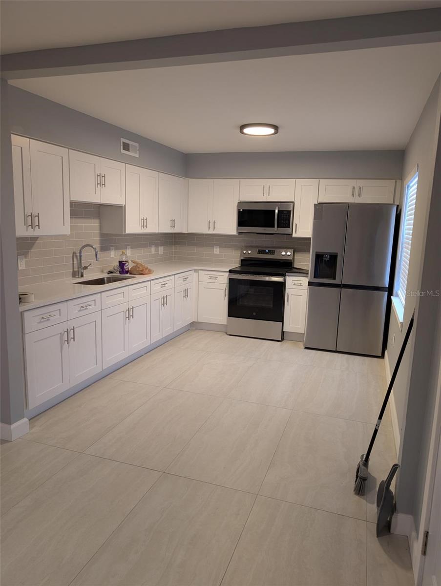 4416 N CLARK AVE #4 — photo 2