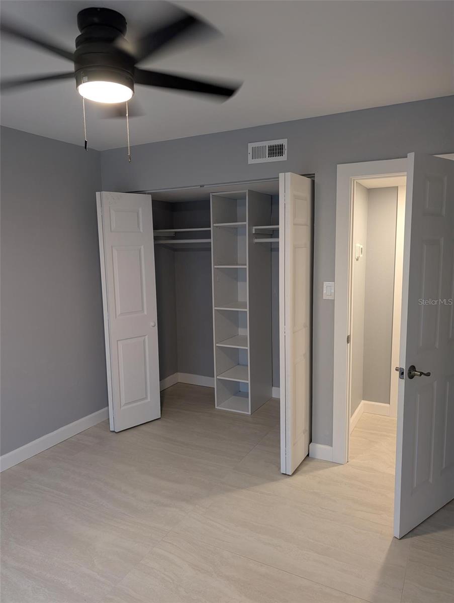 4416 N CLARK AVE #4 — photo 8