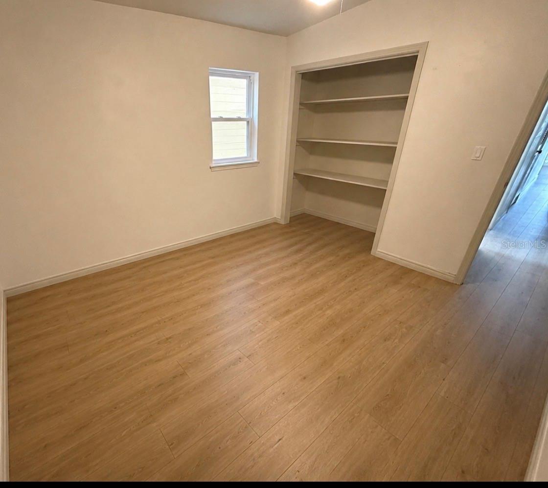 10111 N OLA AVE — photo 10