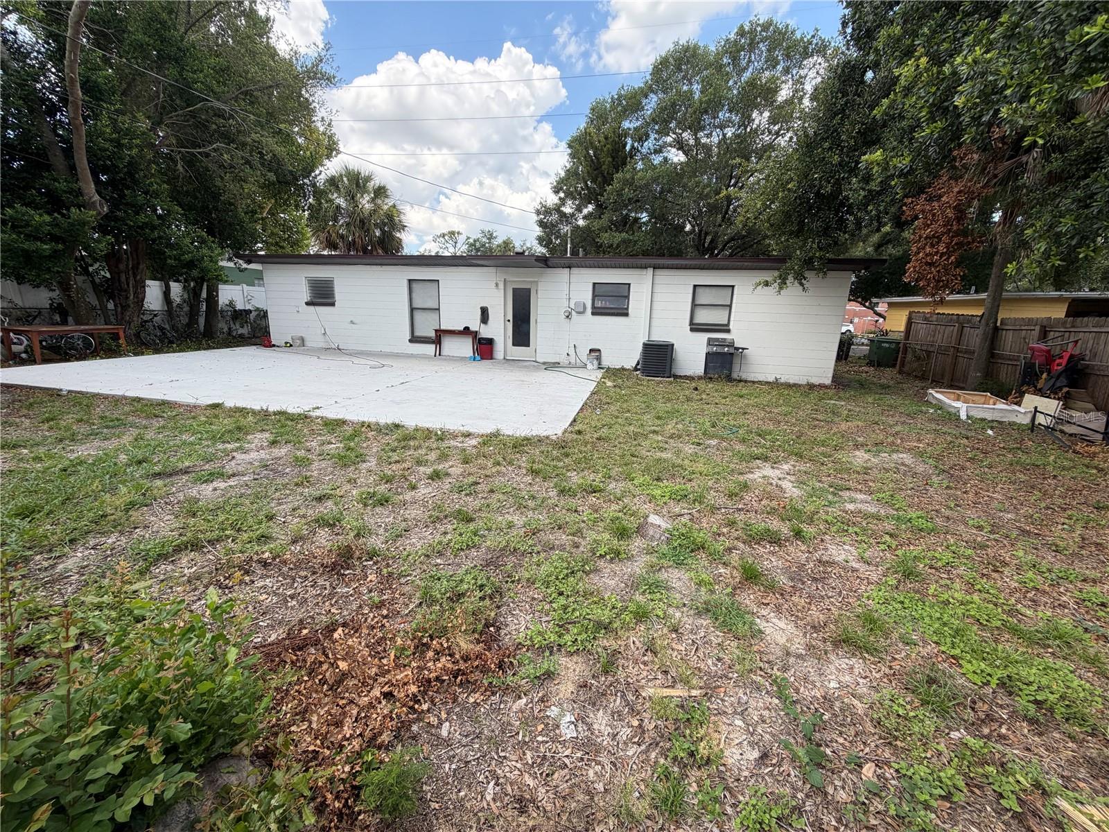 10111 N OLA AVE — photo 19