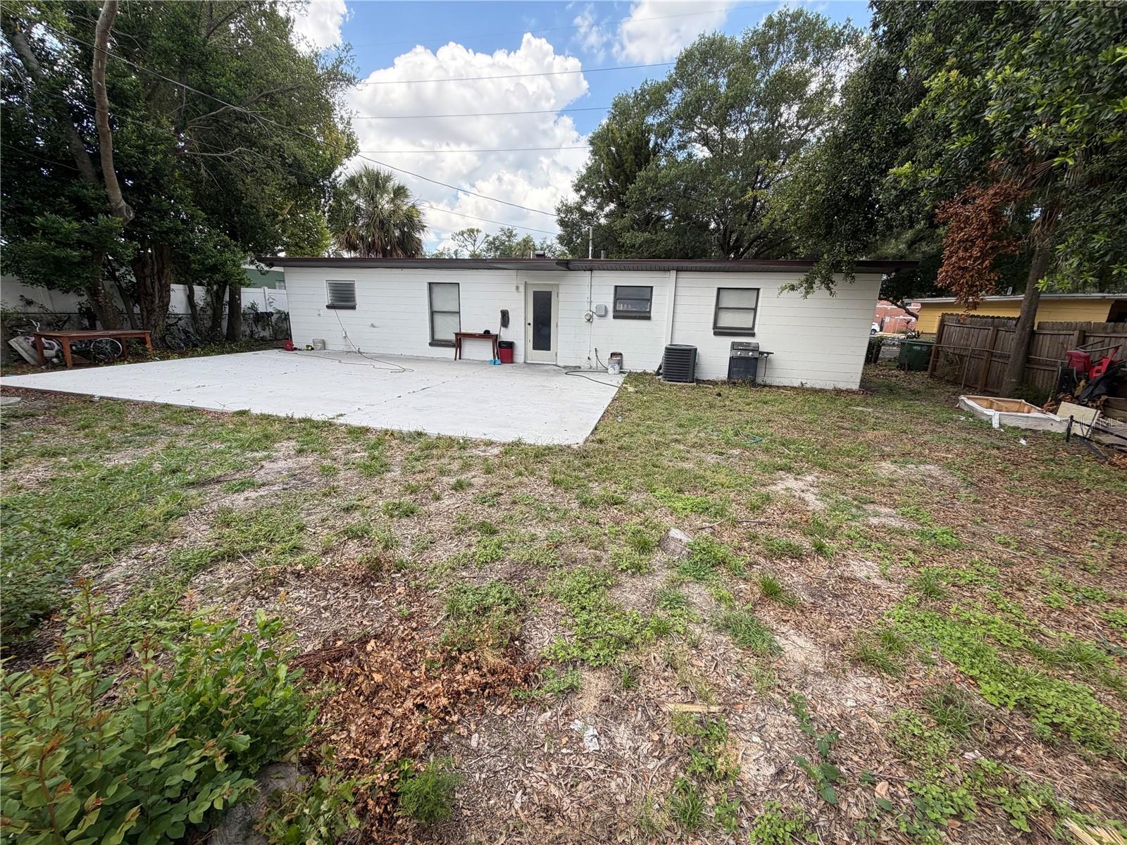 10111 N OLA AVE — photo 14