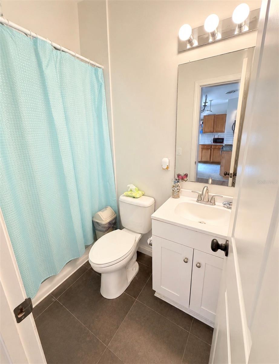 10111 N OLA AVE — photo 20