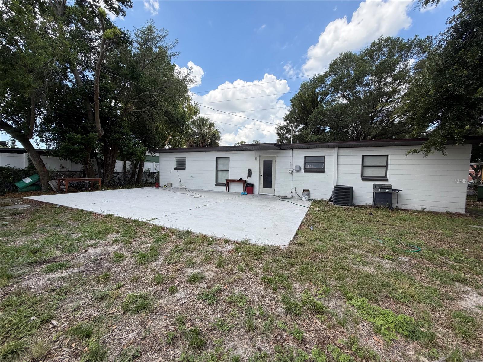 10111 N OLA AVE — photo 16