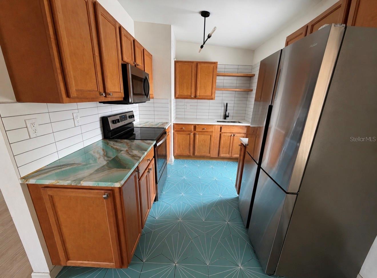 10111 N OLA AVE — photo 6