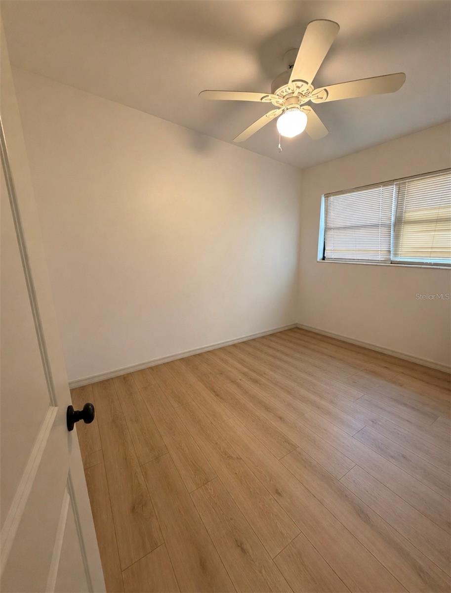 10111 N OLA AVE — photo 8