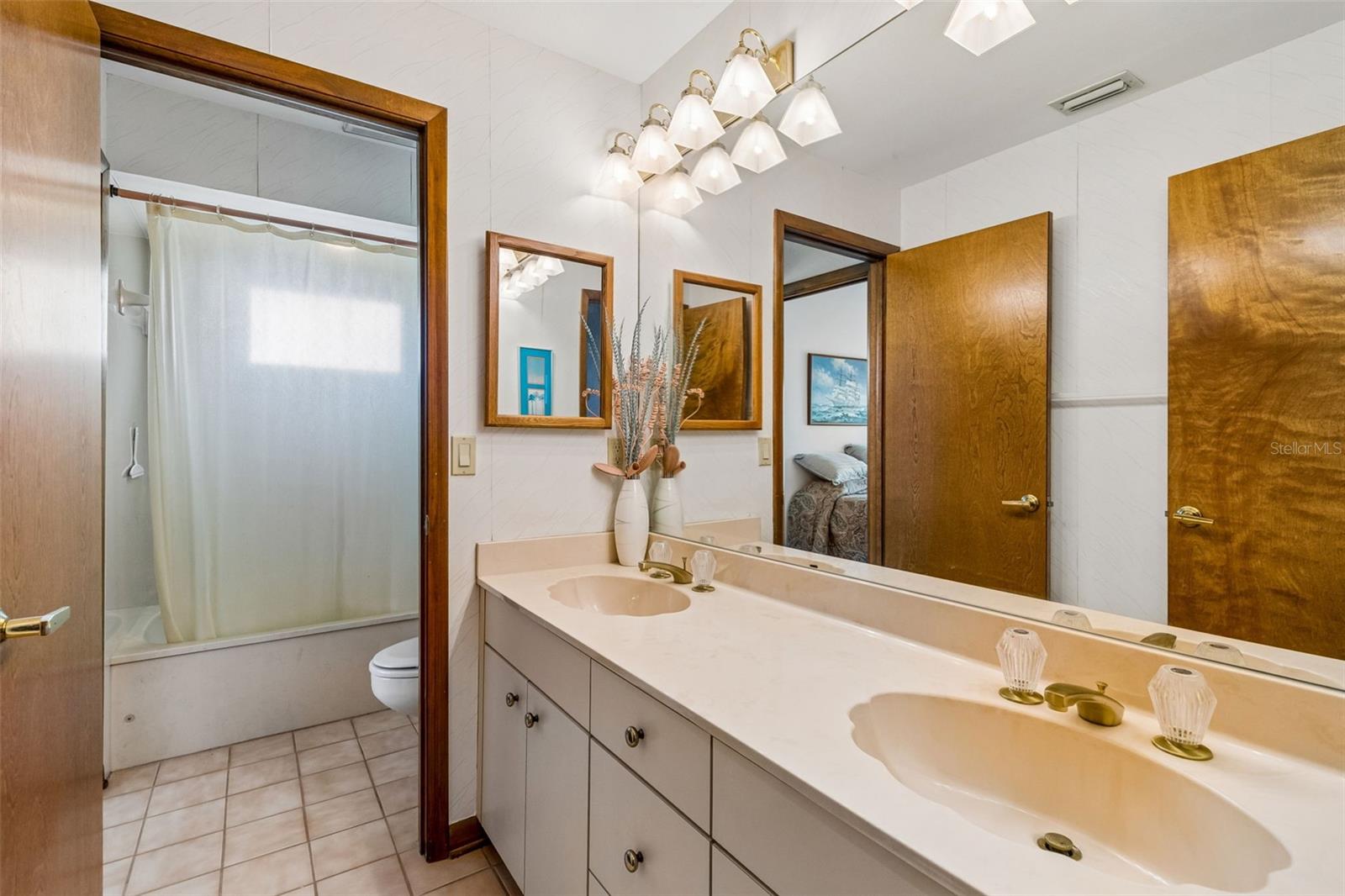 9815 BAY ISLAND DR — photo 51