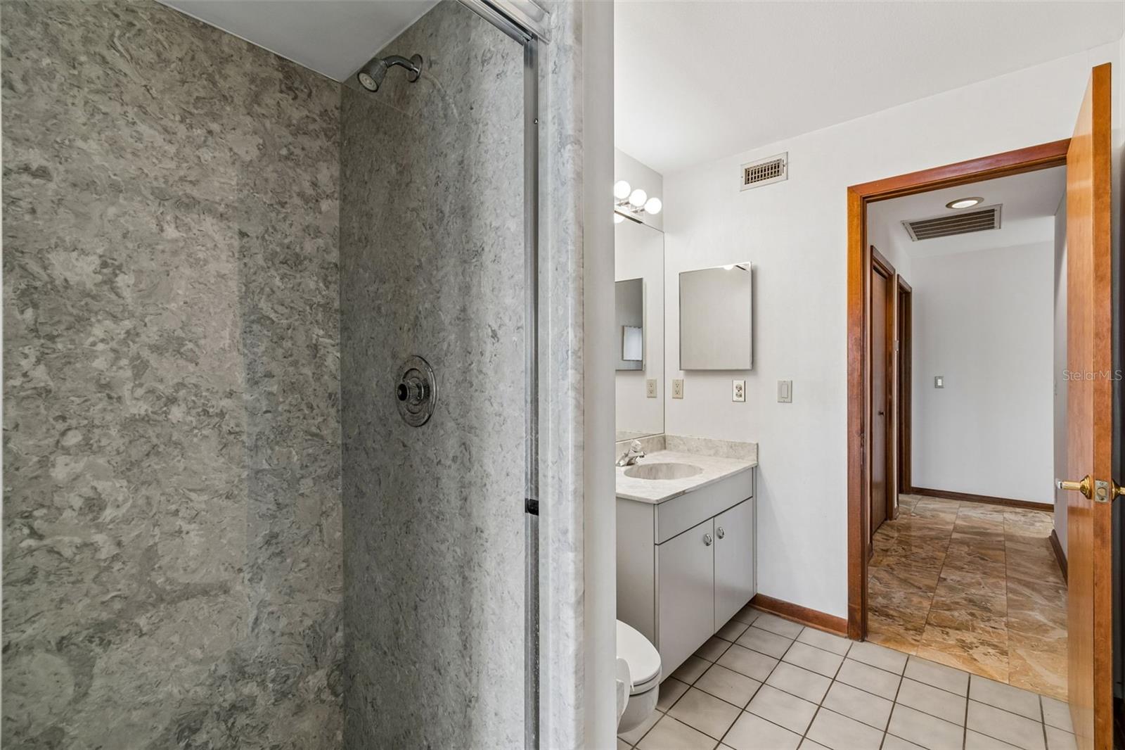 9815 BAY ISLAND DR — photo 44