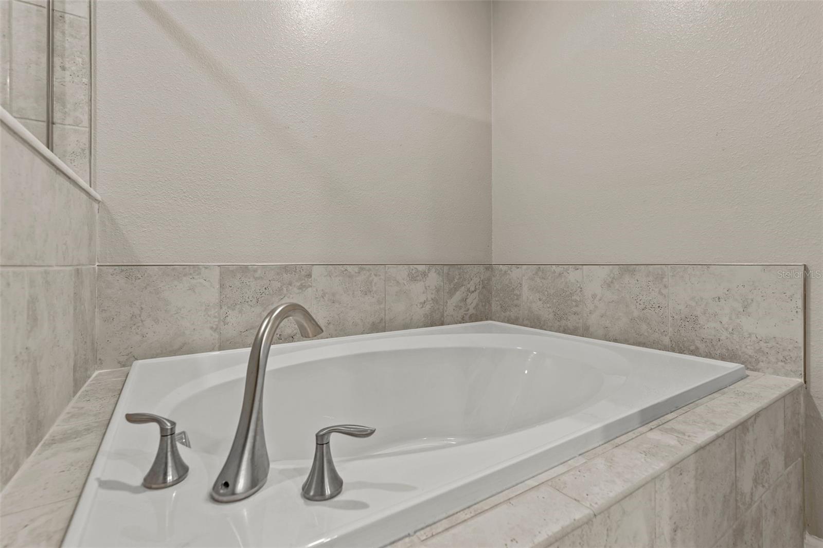 1603 ROSEVILLE ST — photo 28