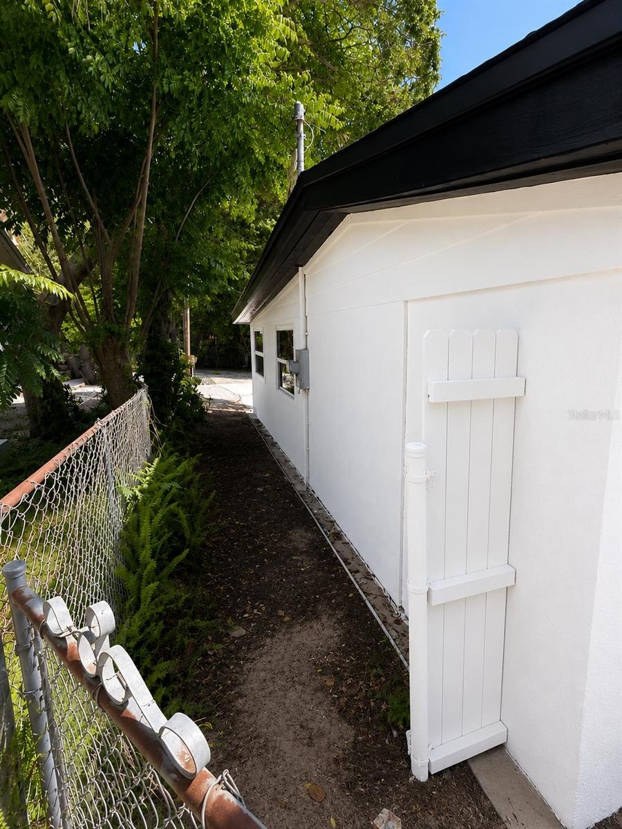 7211 JAMES ST — photo 12