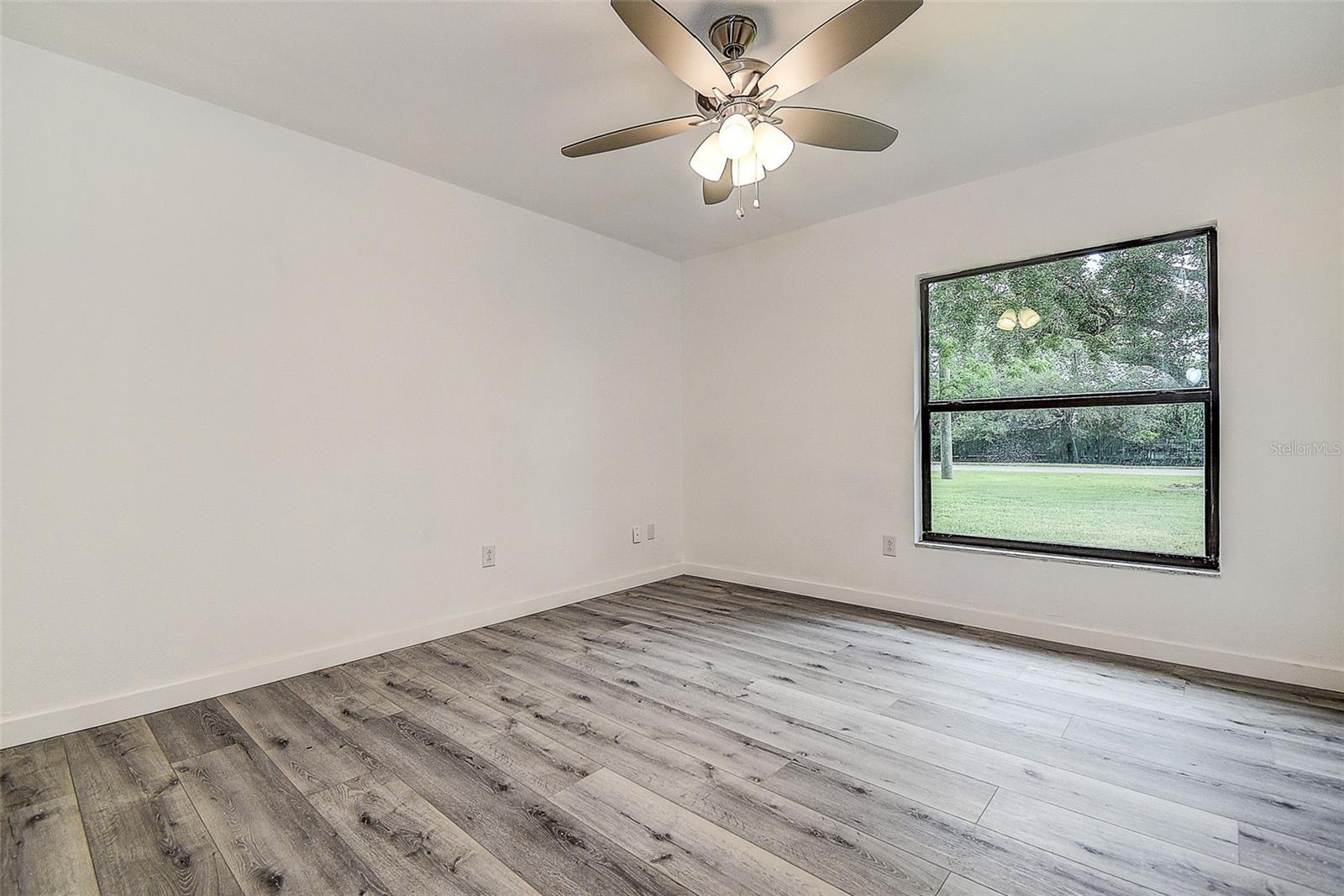 9404 W HAMILTON AVE — photo 11