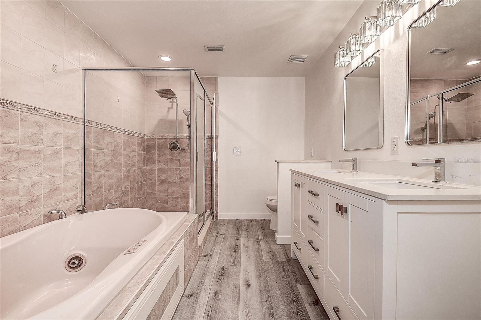 9404 W HAMILTON AVE — photo 14