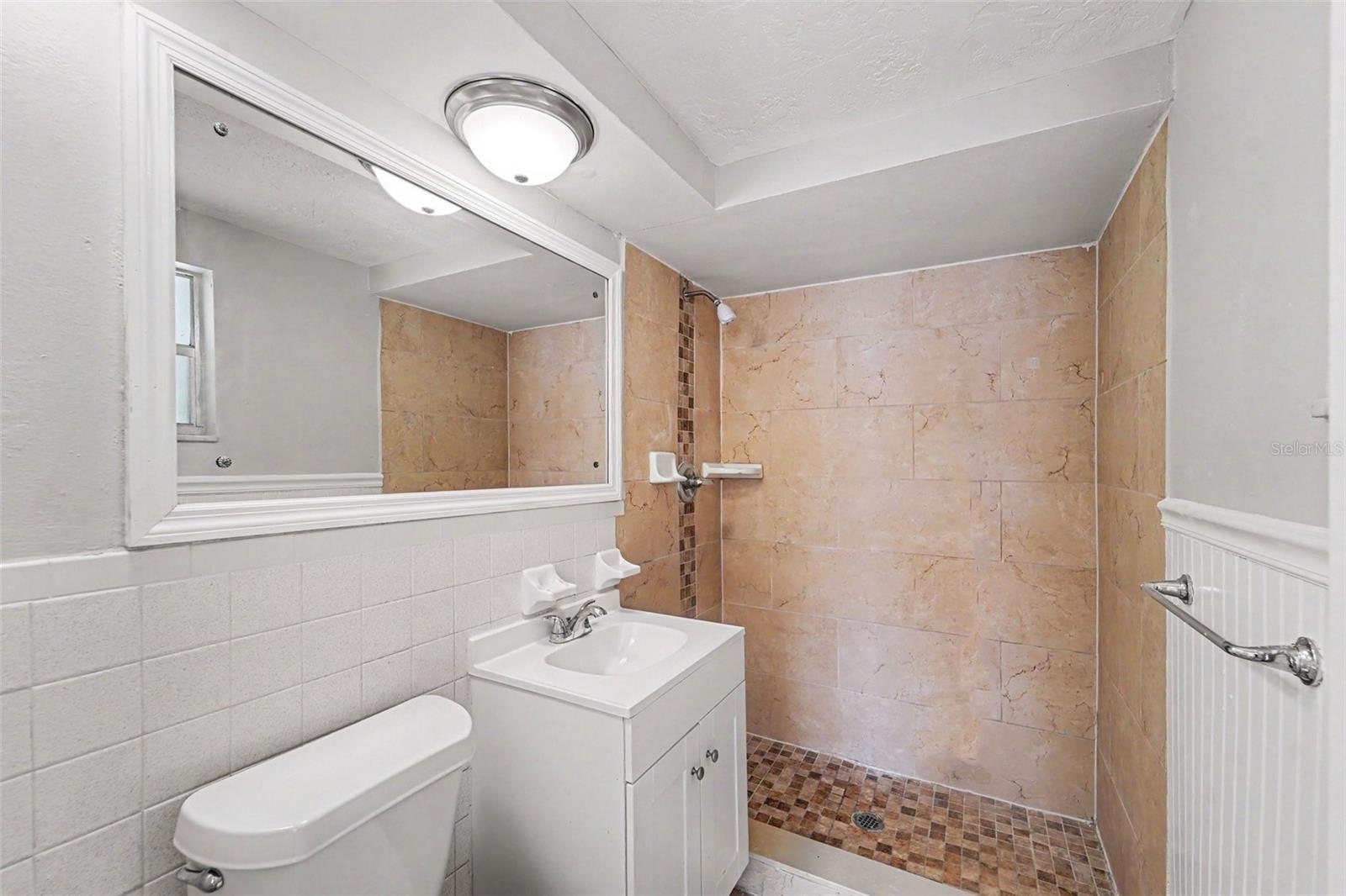 7520 CAMELOT RD — photo 11