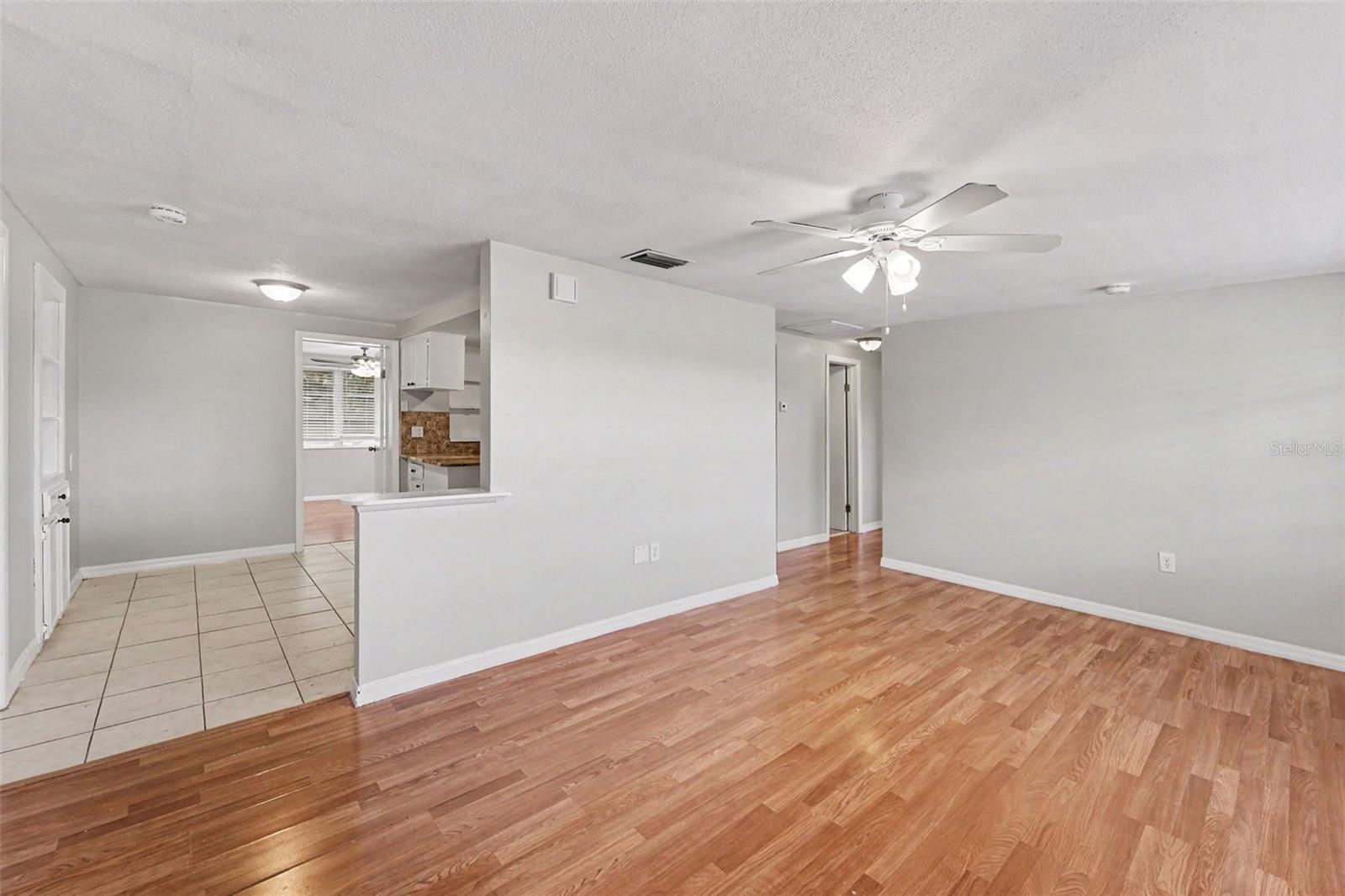 7520 CAMELOT RD — photo 4