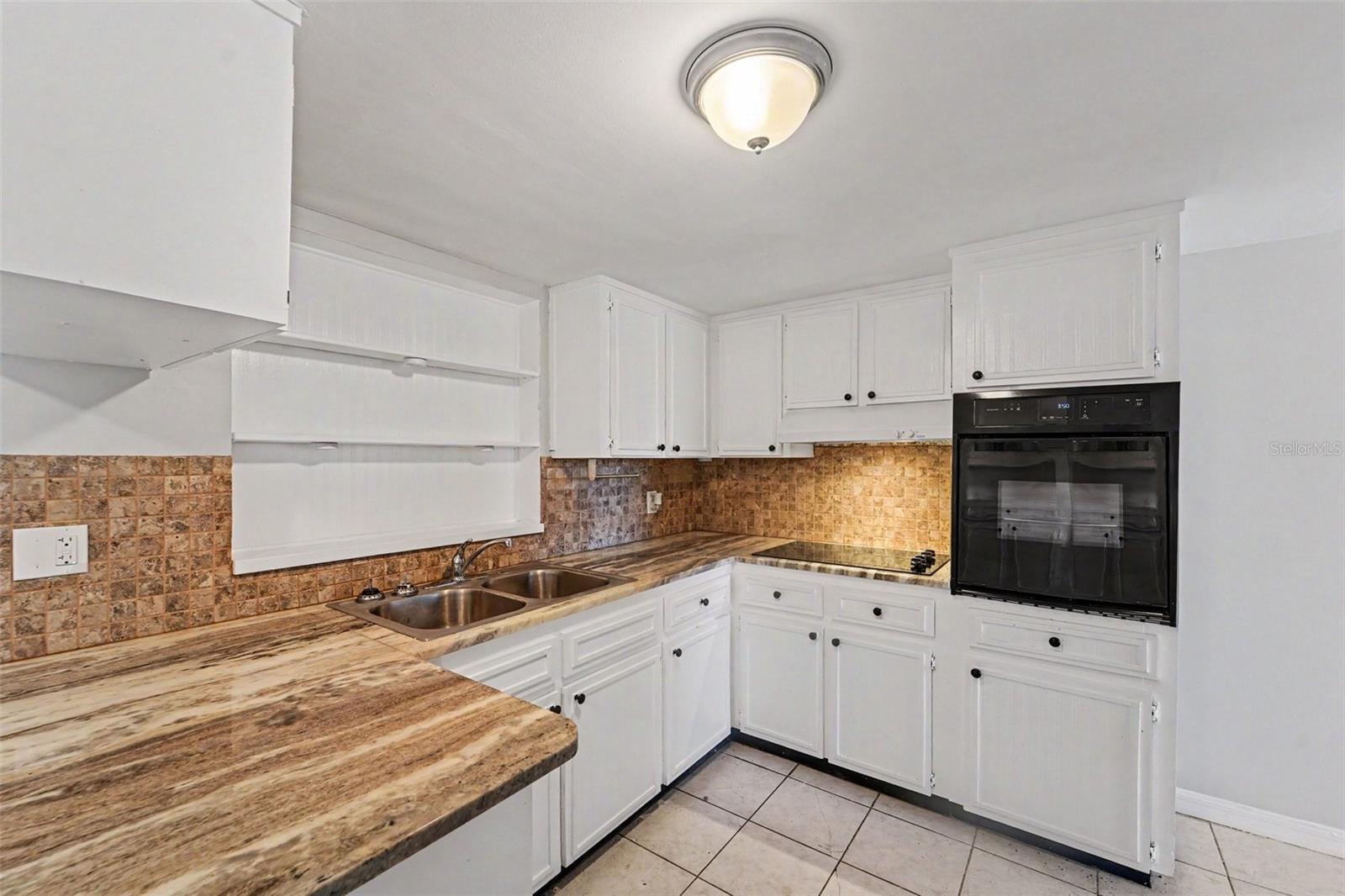 7520 CAMELOT RD — photo 5
