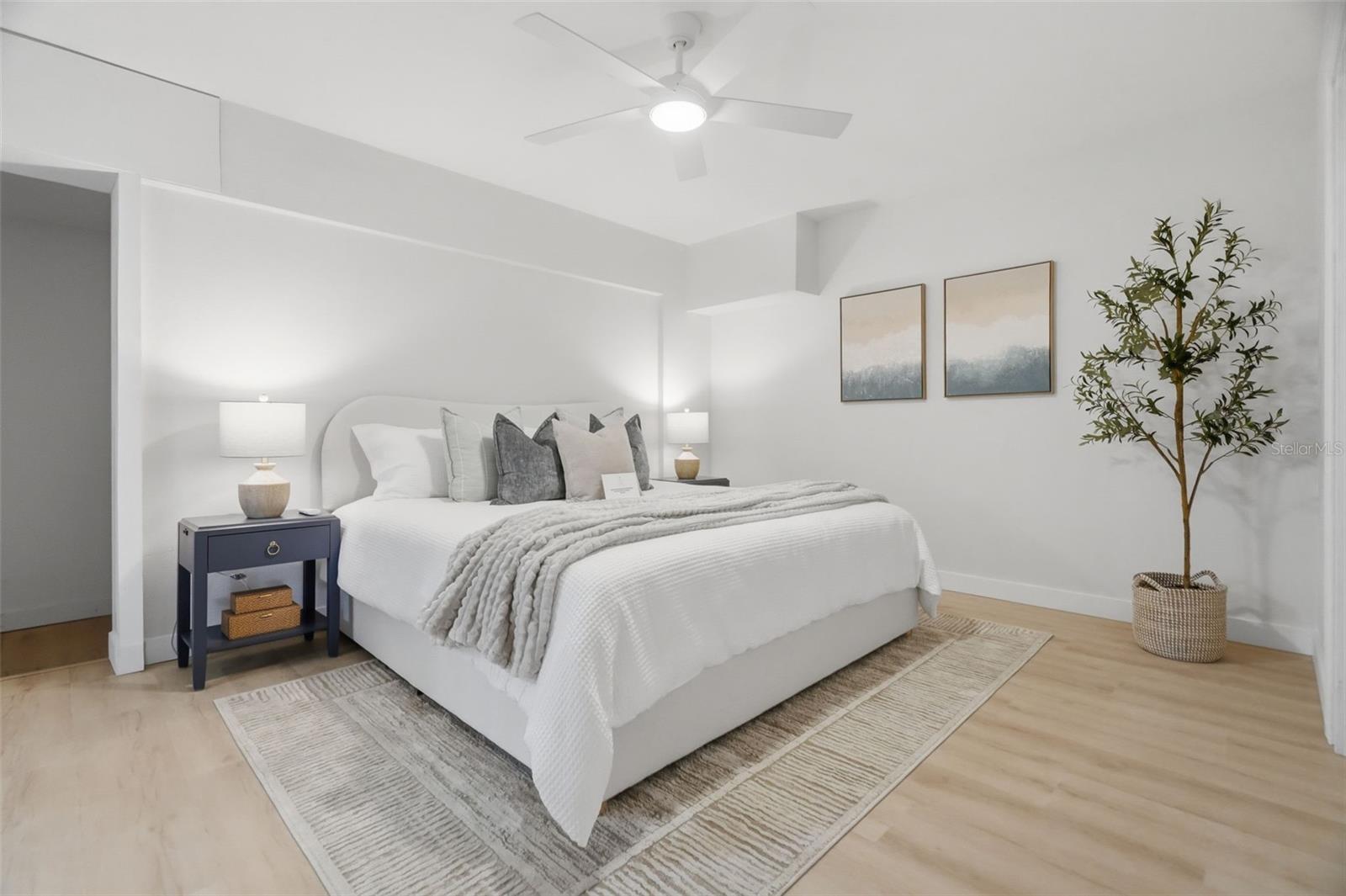 1360 IRVING AVE — photo 12