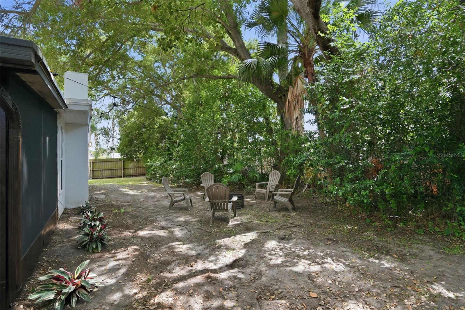 1360 IRVING AVE — photo 26