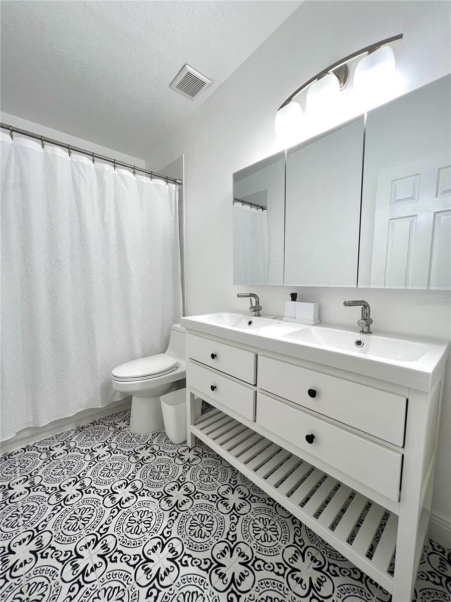2173 RIVIERA DR — photo 14