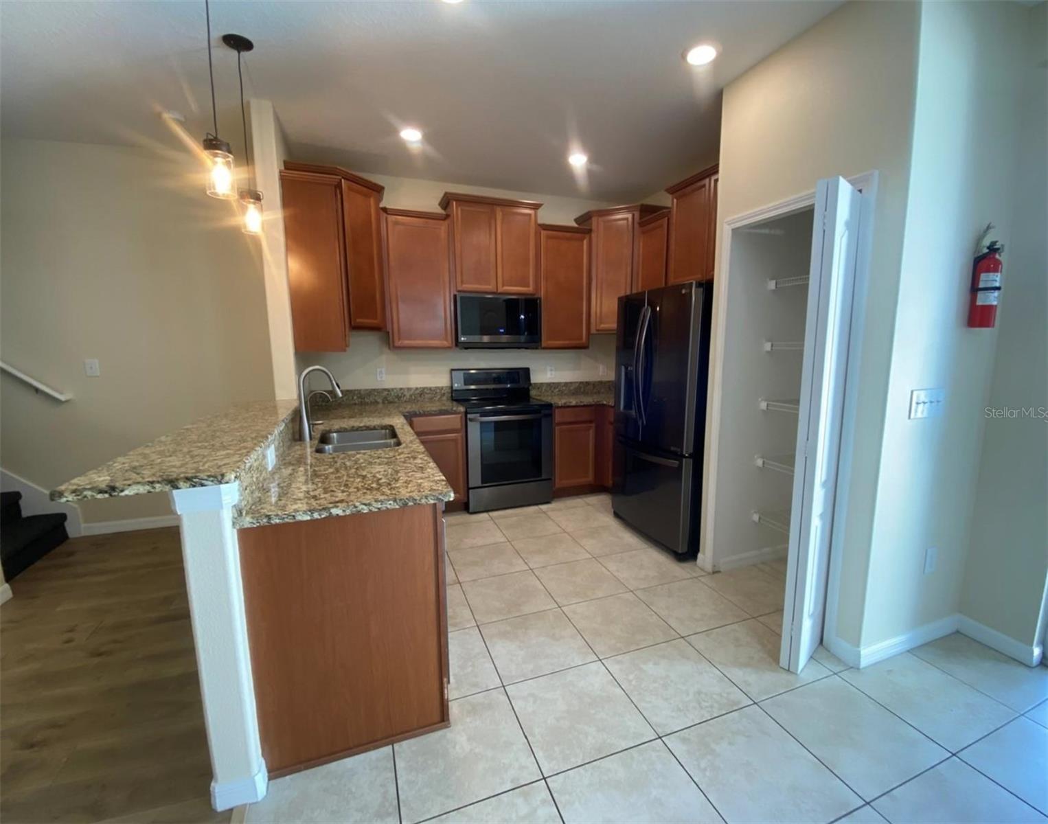 12013 GREENGATE DR — photo 5