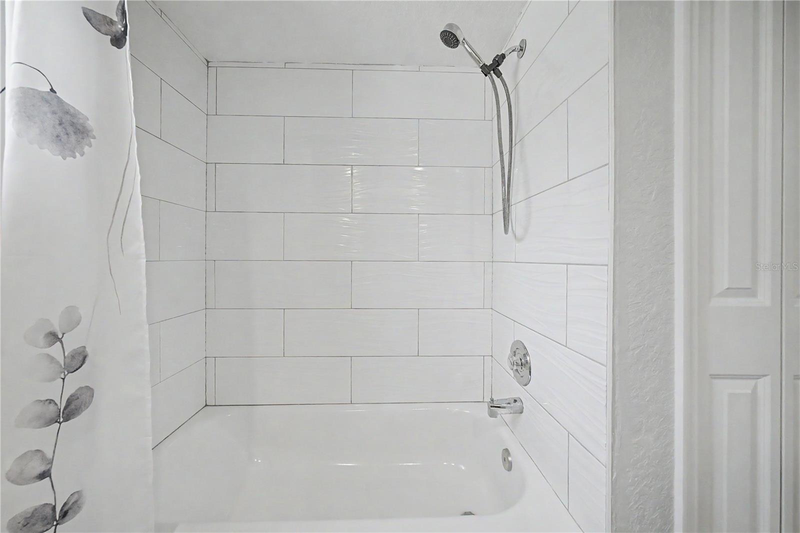 6207 HUNTINGTON DR — photo 48