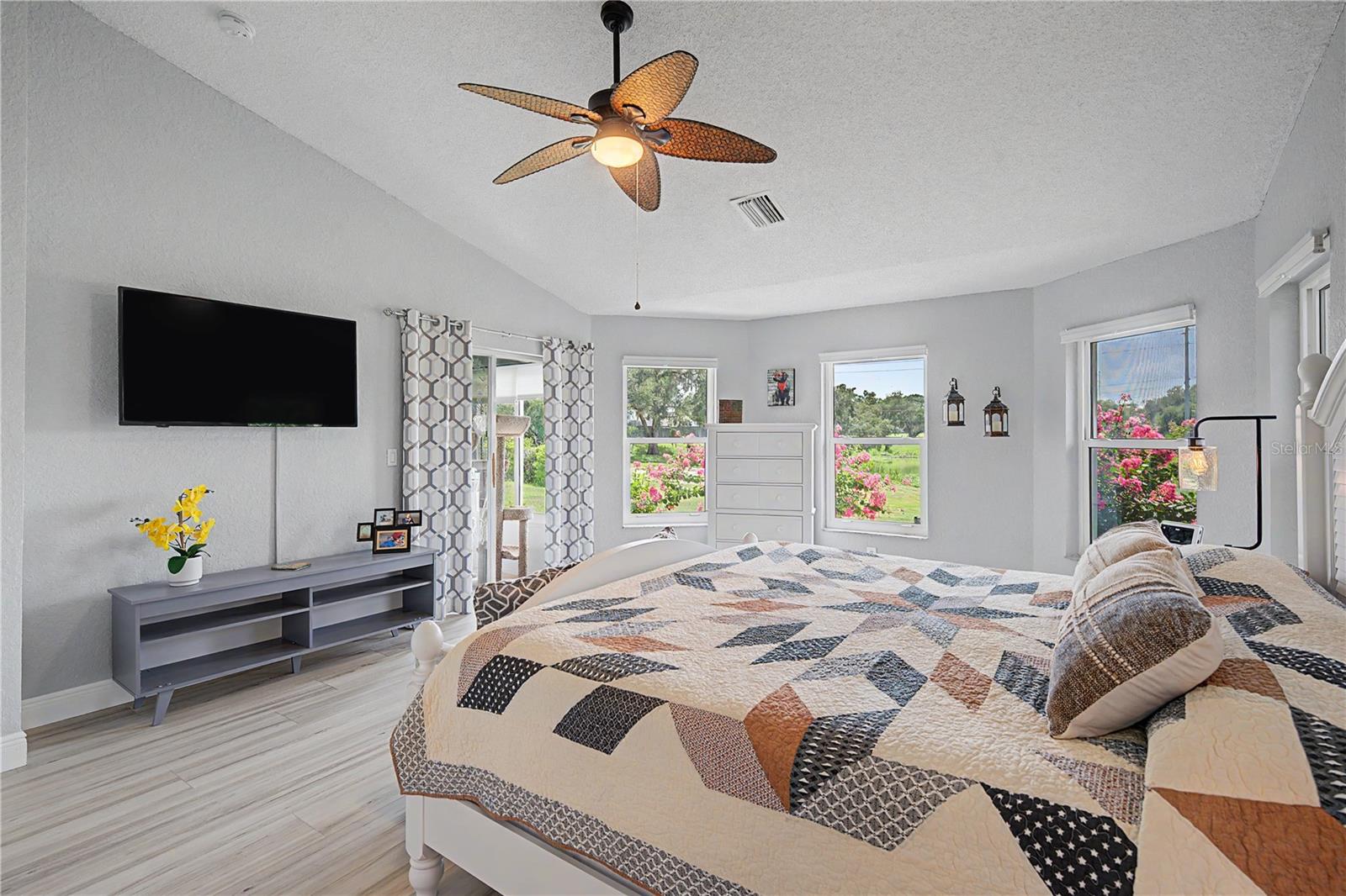 6207 HUNTINGTON DR — photo 38