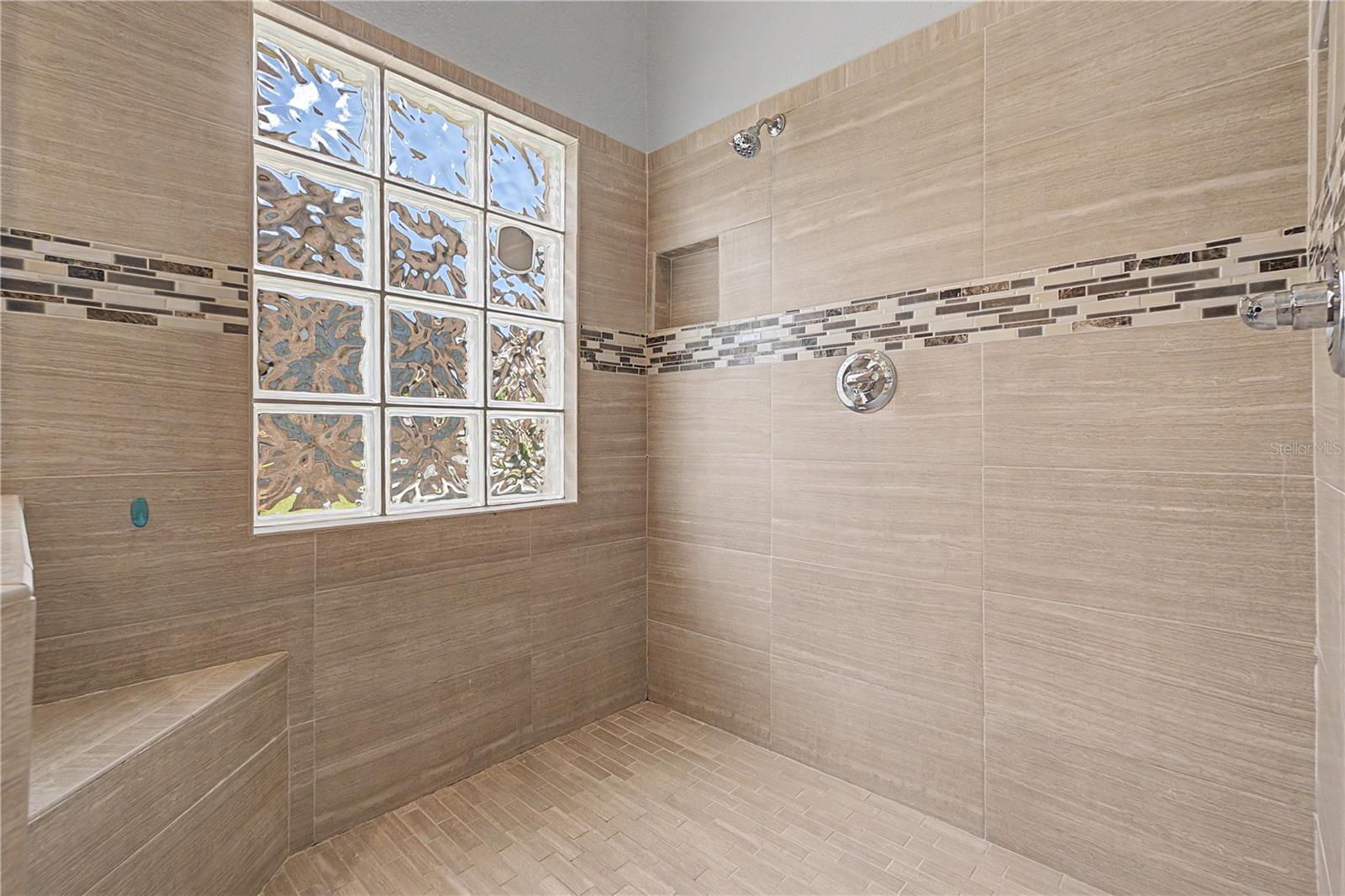 6207 HUNTINGTON DR — photo 40
