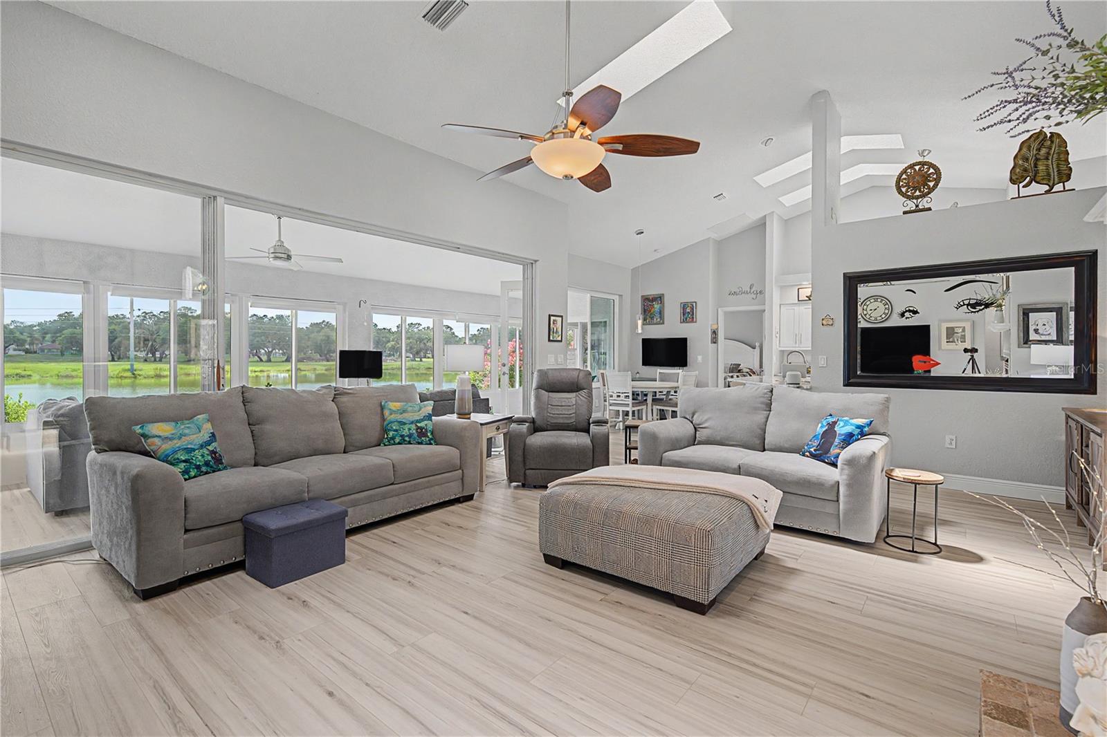 6207 HUNTINGTON DR — photo 4