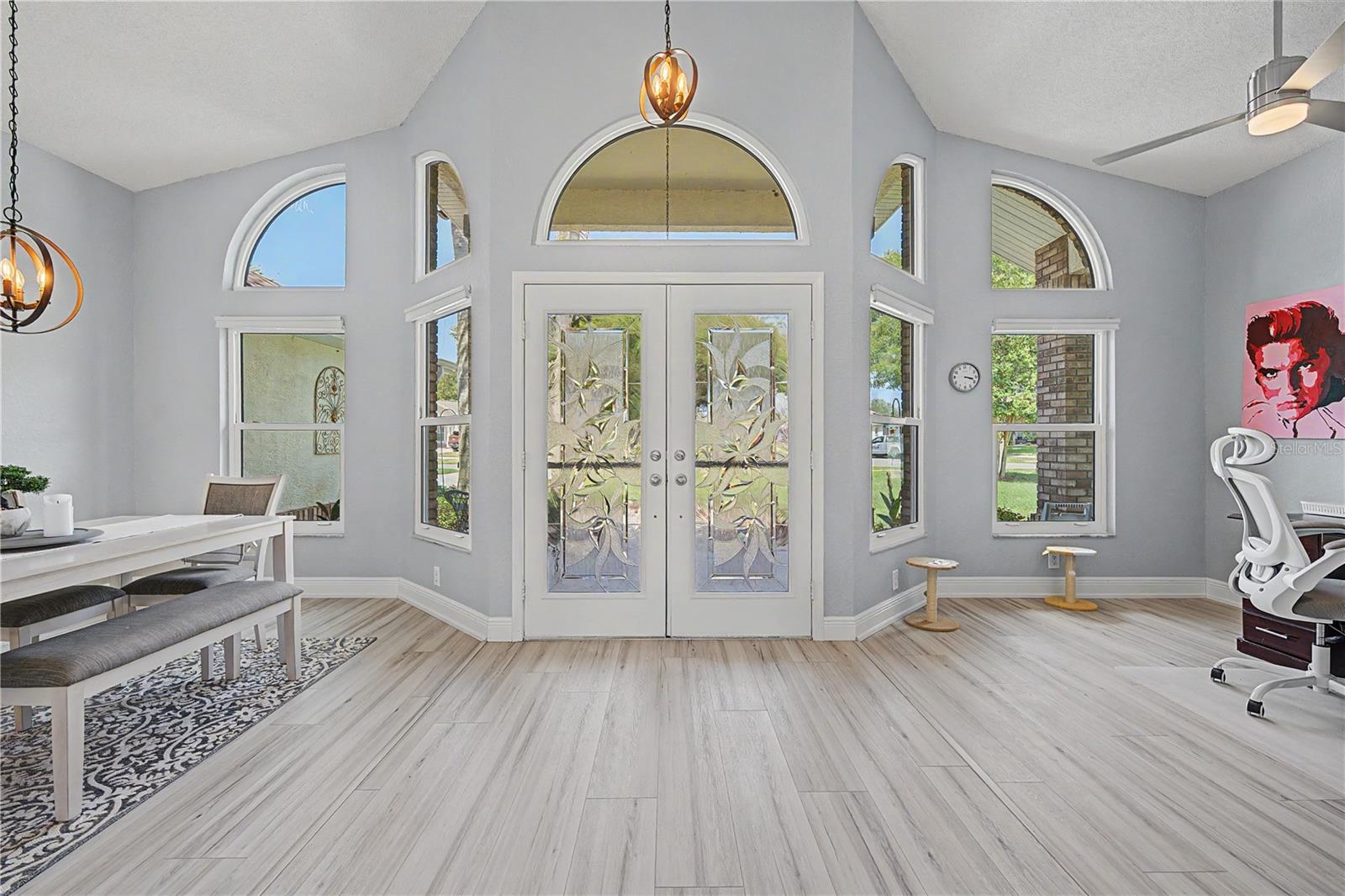 6207 HUNTINGTON DR — photo 2