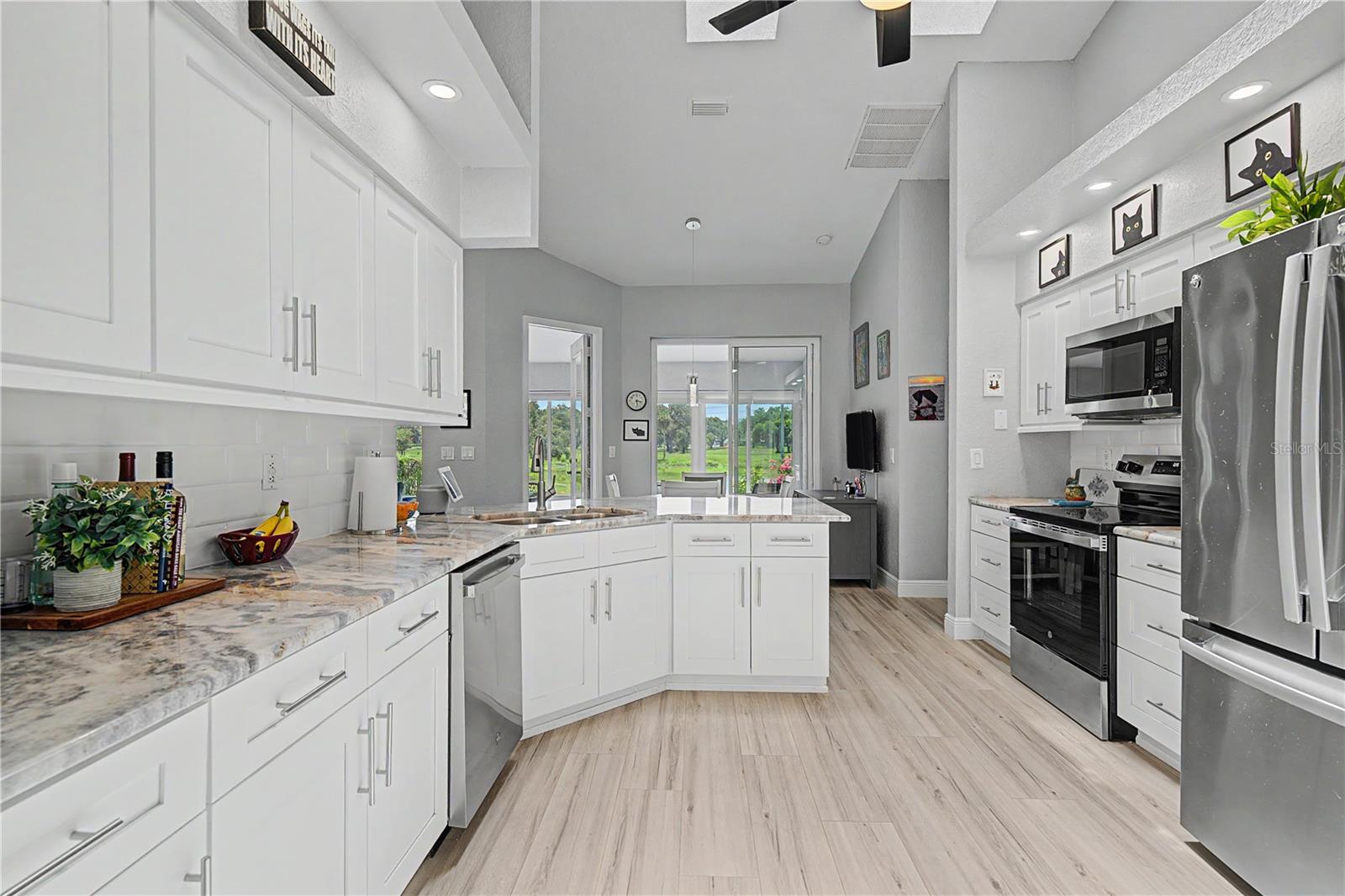 6207 HUNTINGTON DR — photo 18