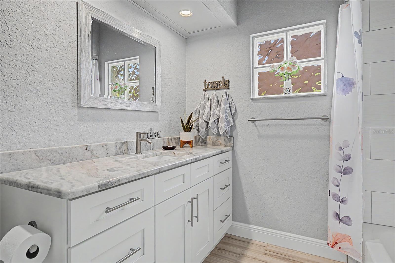 6207 HUNTINGTON DR — photo 23