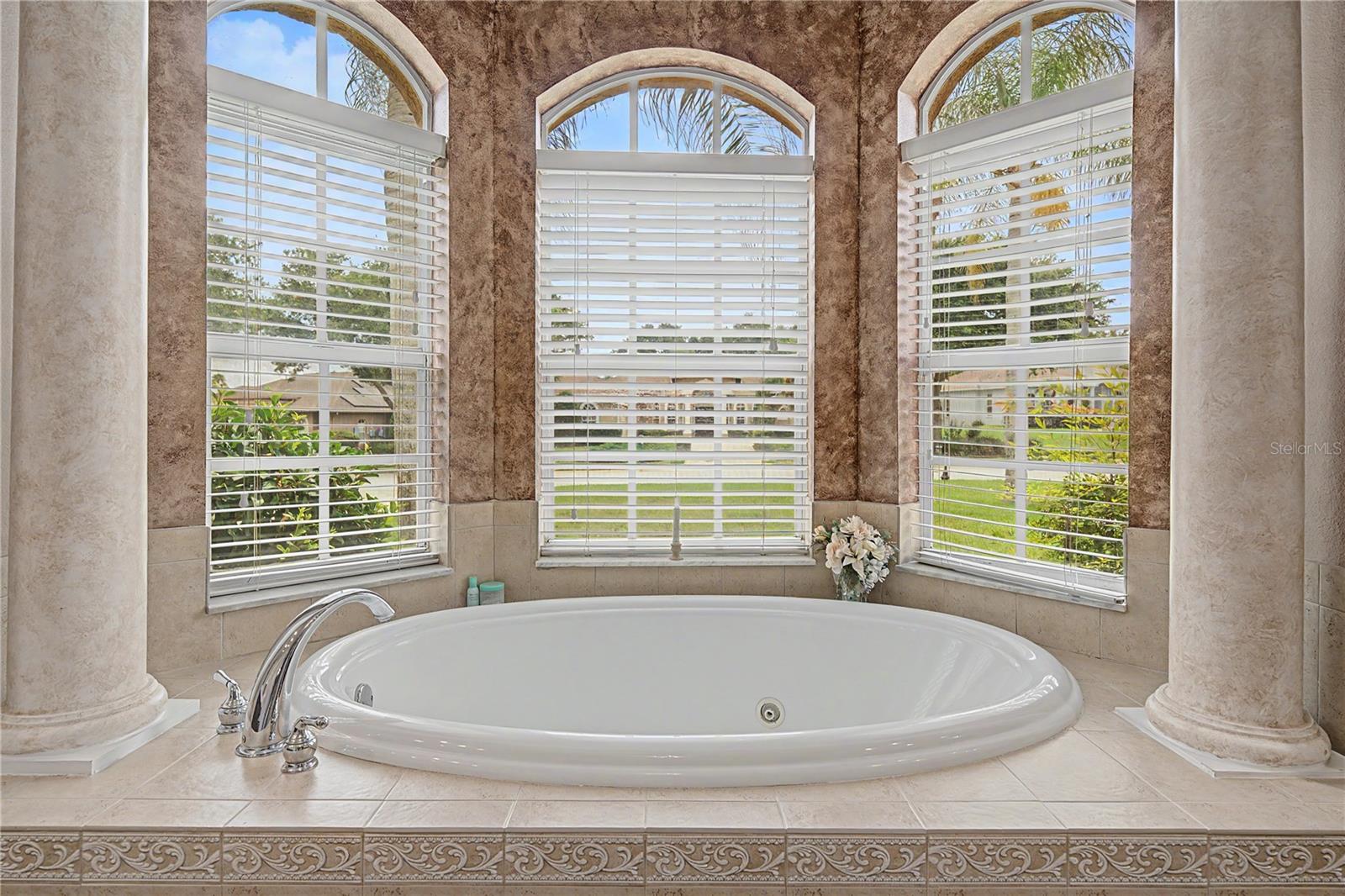 13301 THOROUGHBRED DR — photo 38