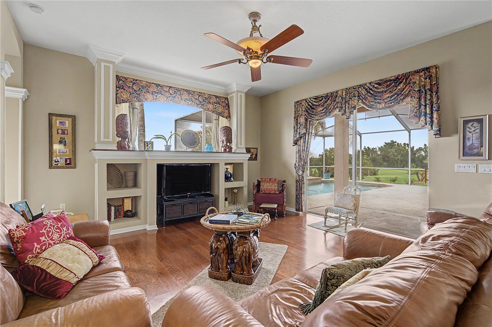 13301 THOROUGHBRED DR — photo 9