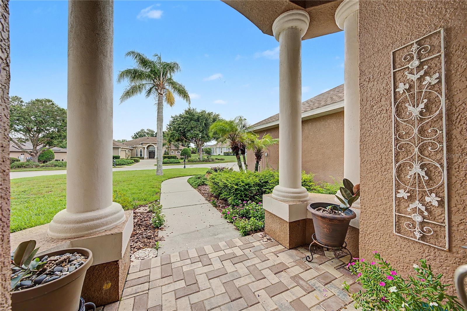 13301 THOROUGHBRED DR — photo 2