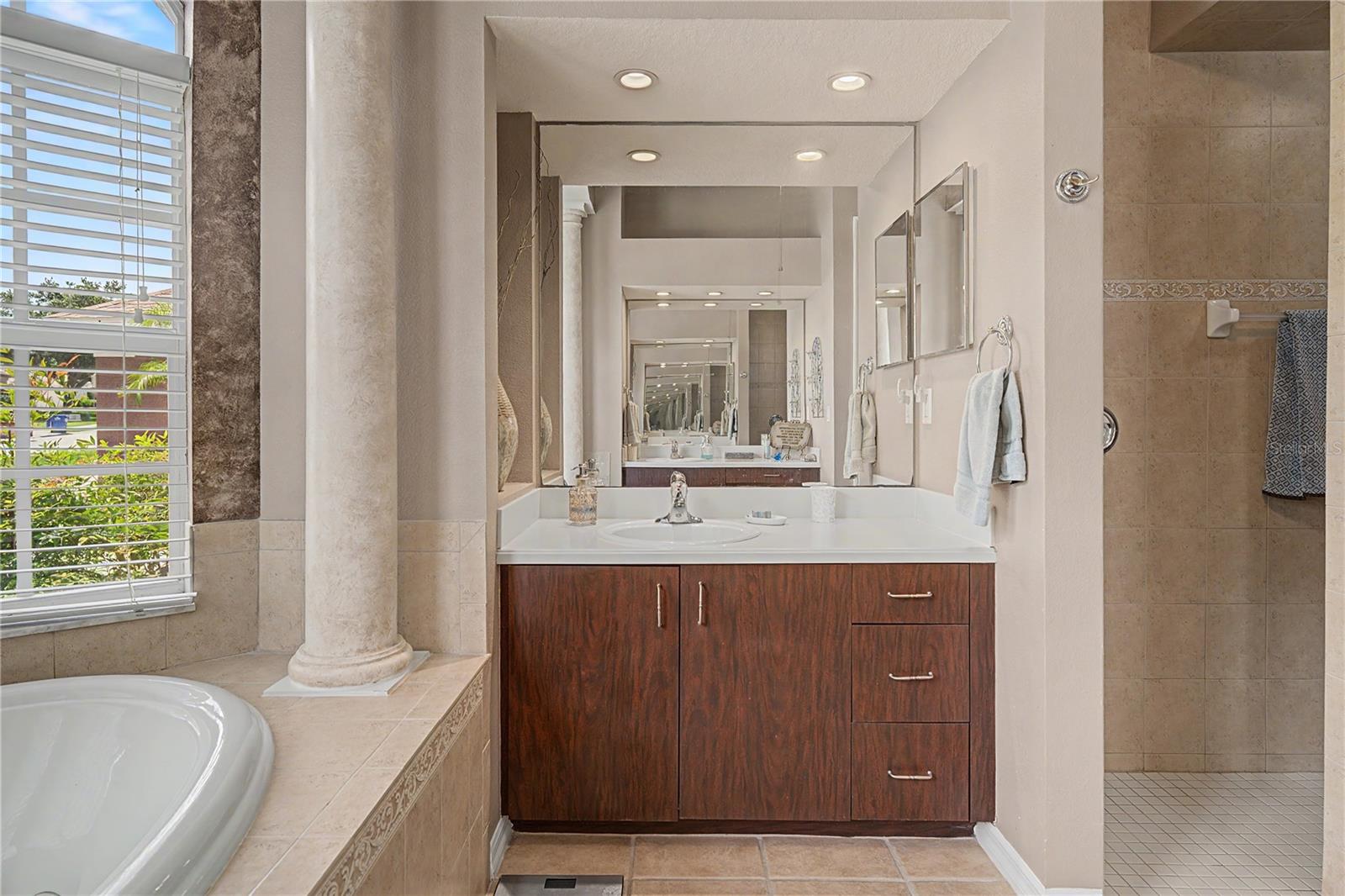 13301 THOROUGHBRED DR — photo 39
