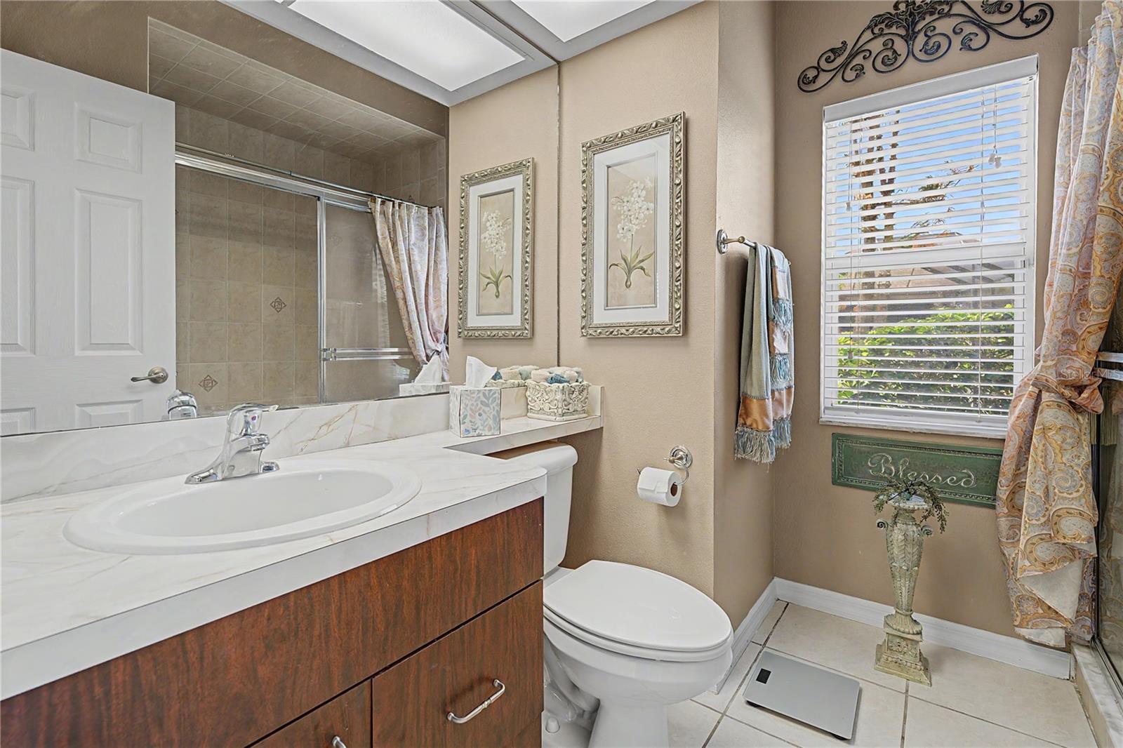 13301 THOROUGHBRED DR — photo 32