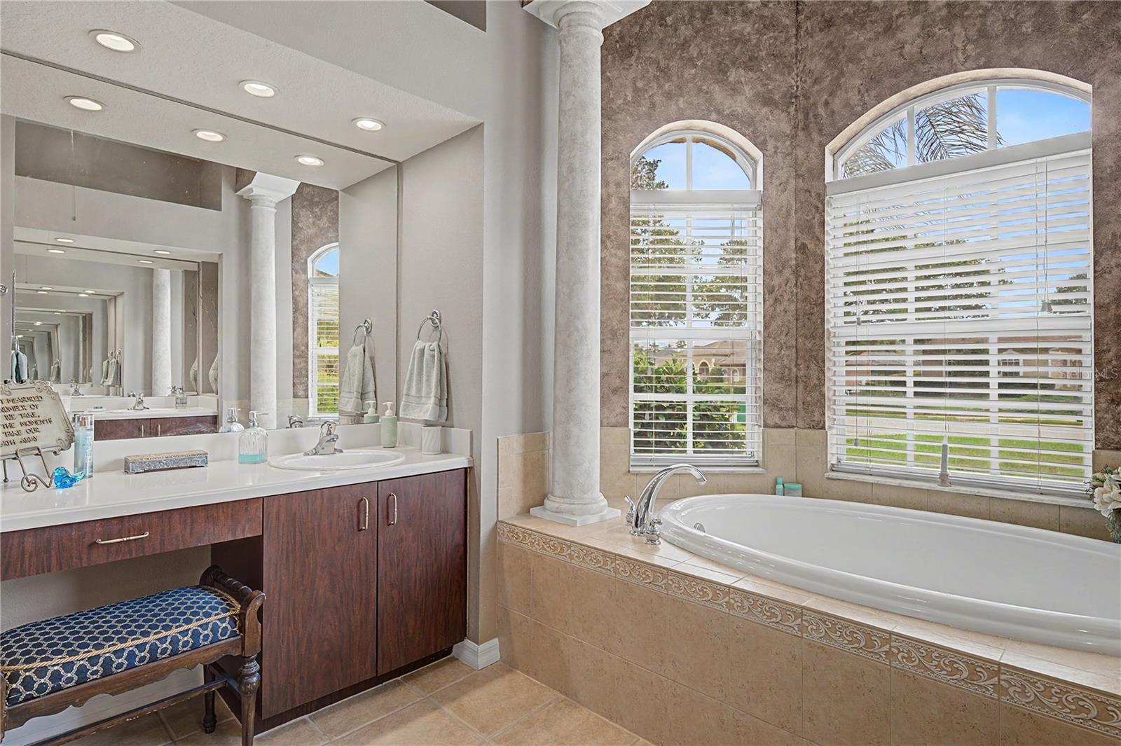 13301 THOROUGHBRED DR — photo 37