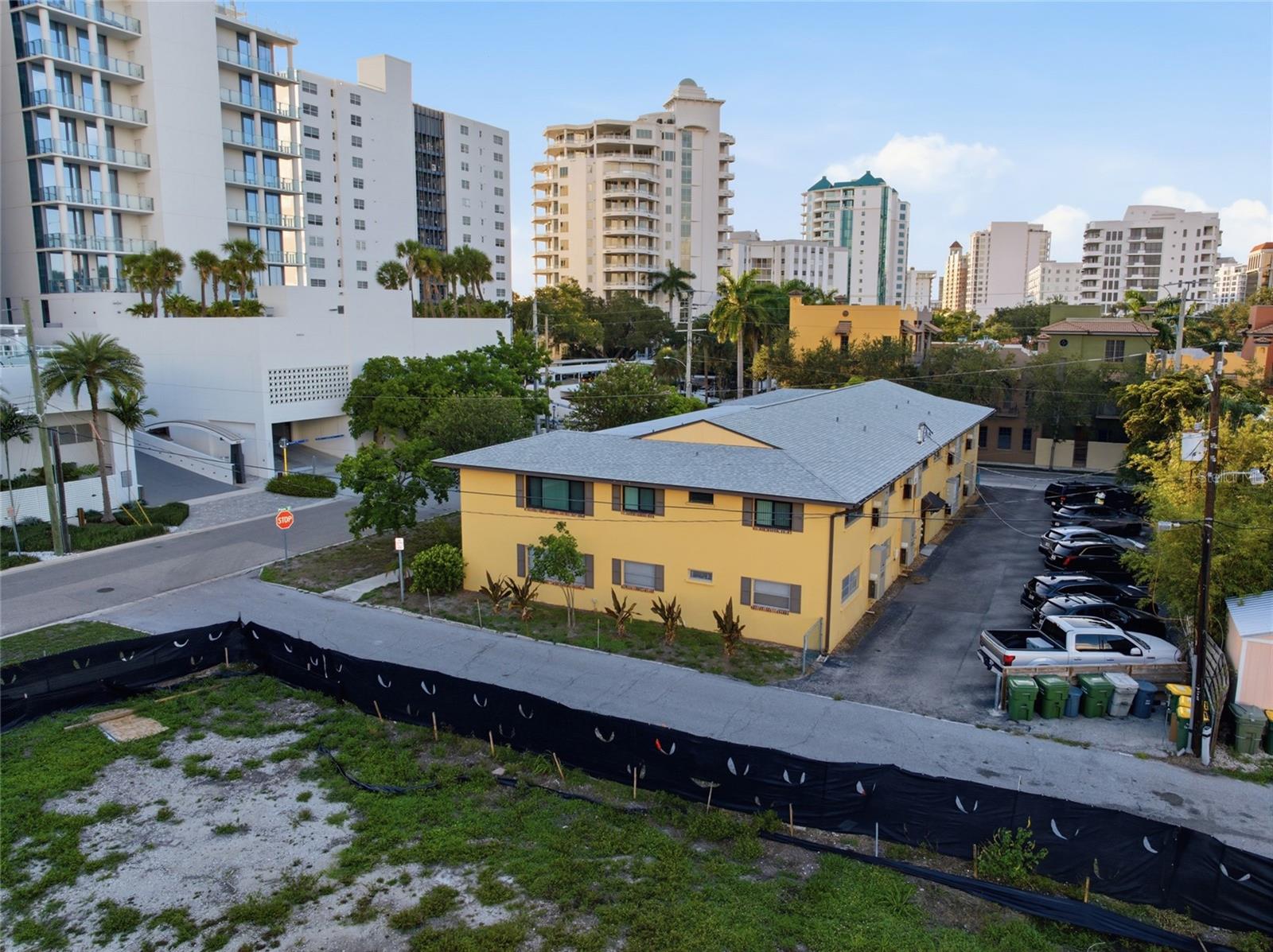 615 S PALM AVE #10 — photo 3