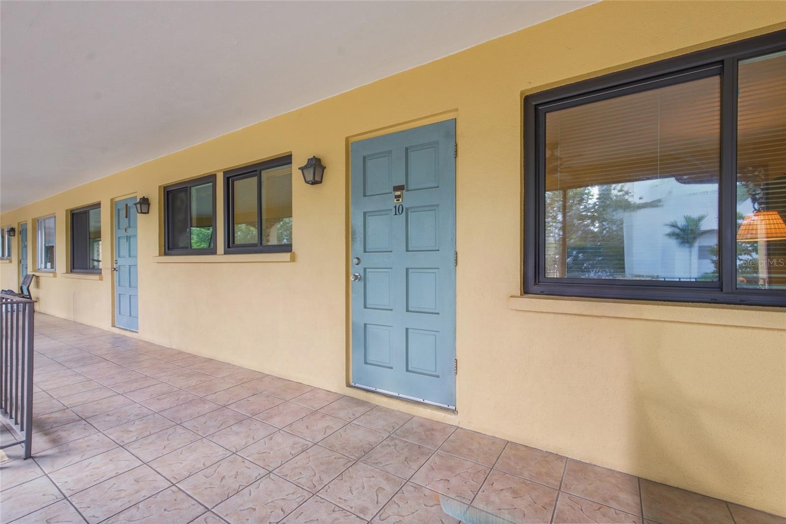 615 S PALM AVE #10 — photo 5