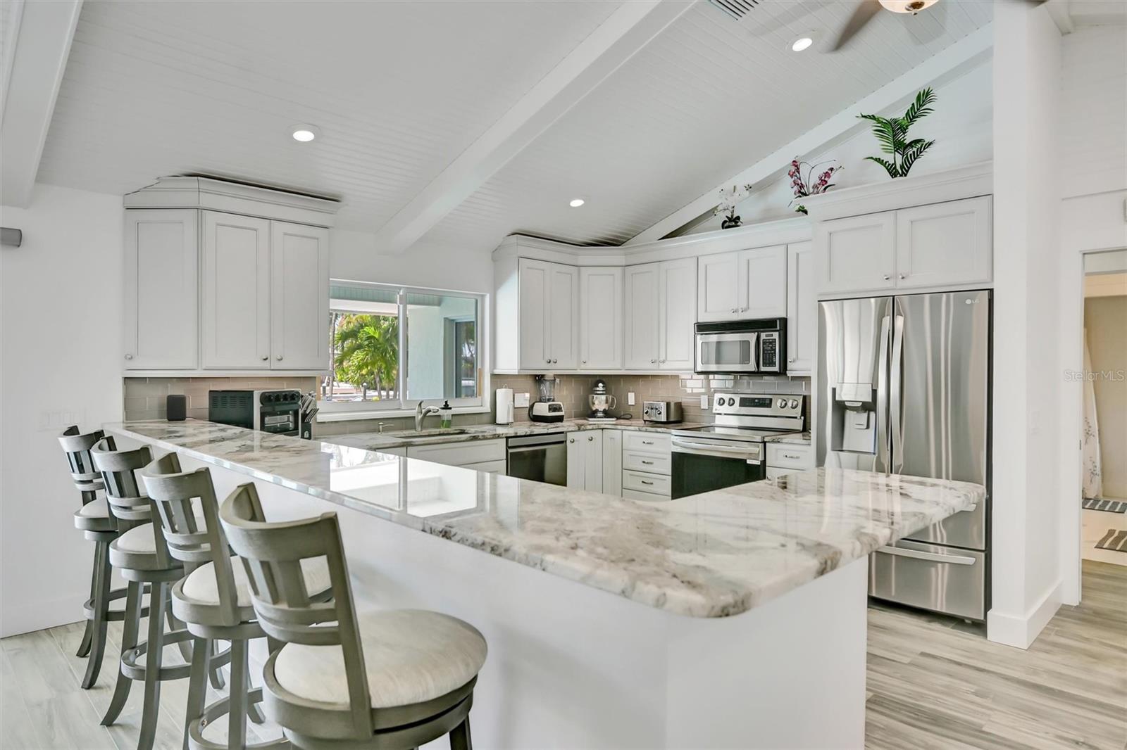 514 KEY ROYALE DR — photo 16
