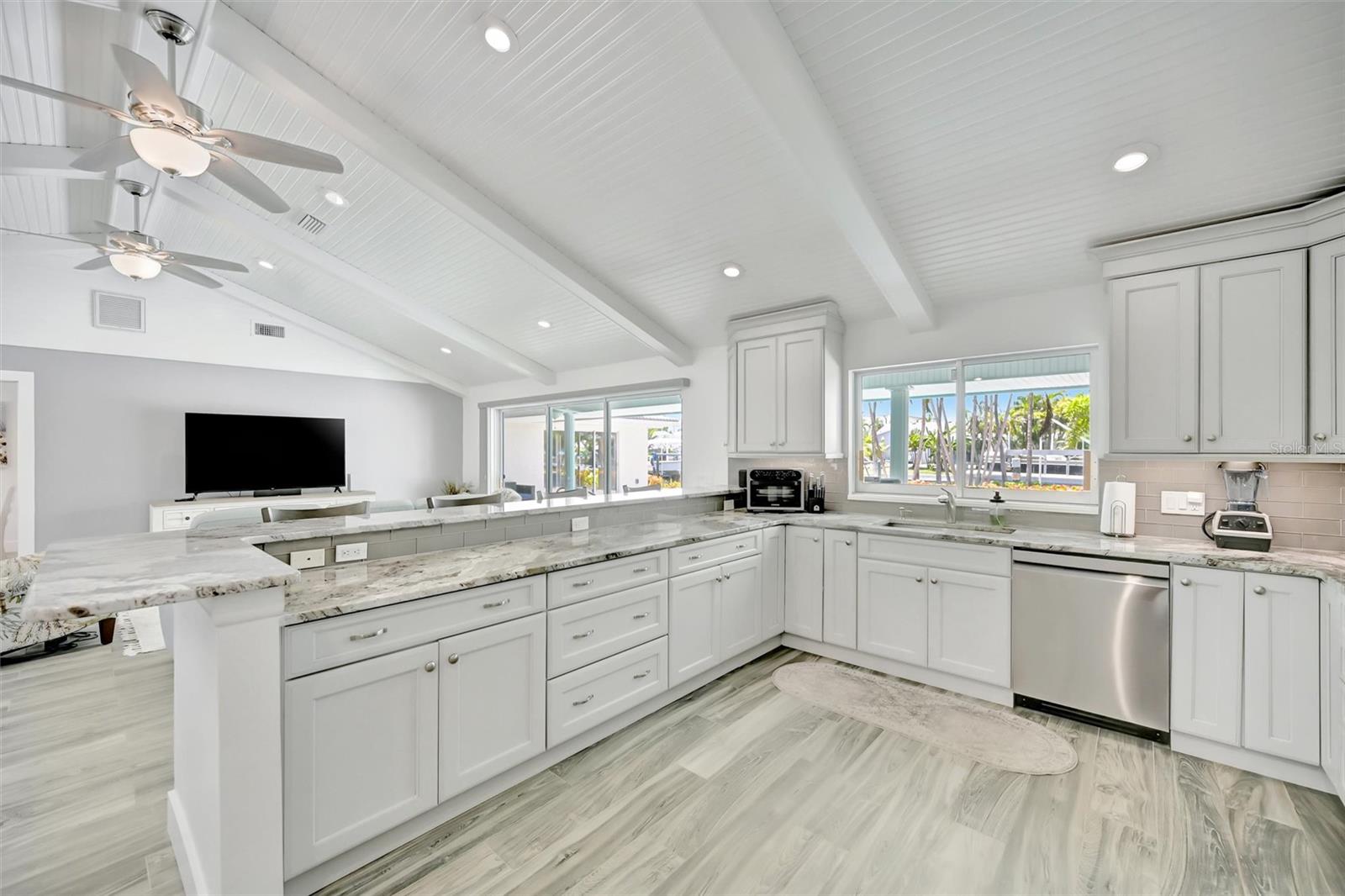 514 KEY ROYALE DR — photo 18