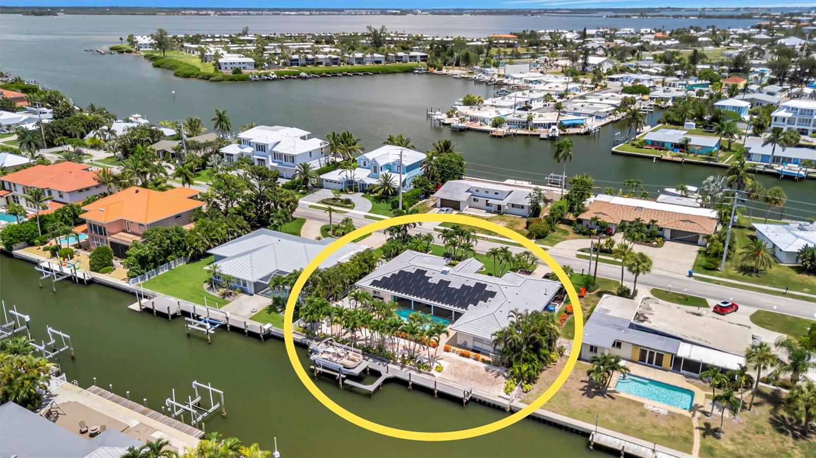 514 KEY ROYALE DR — photo 2