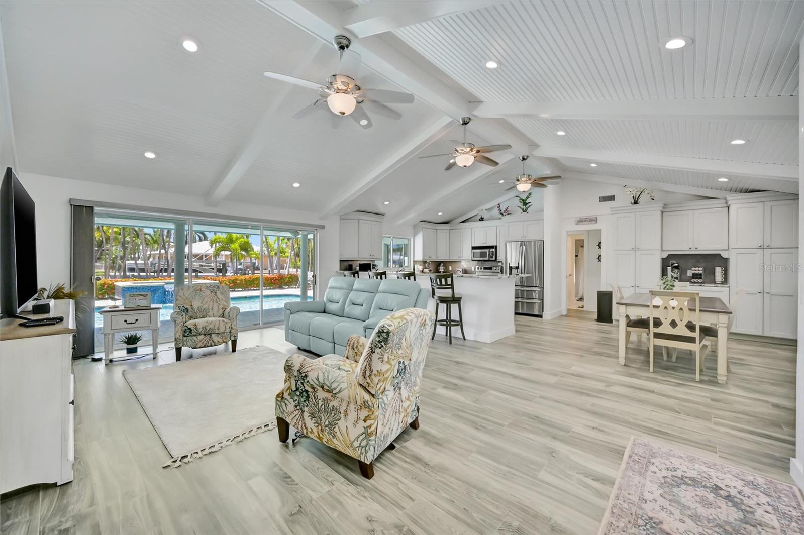 514 KEY ROYALE DR — photo 10